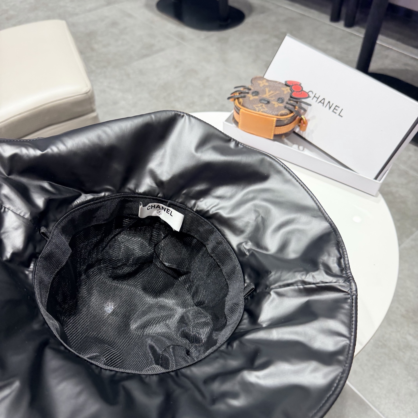 【Chanel香奈儿】2026春夏新款大沿蕾丝小香风重工款渔夫帽，独特设计～复古文艺的一款