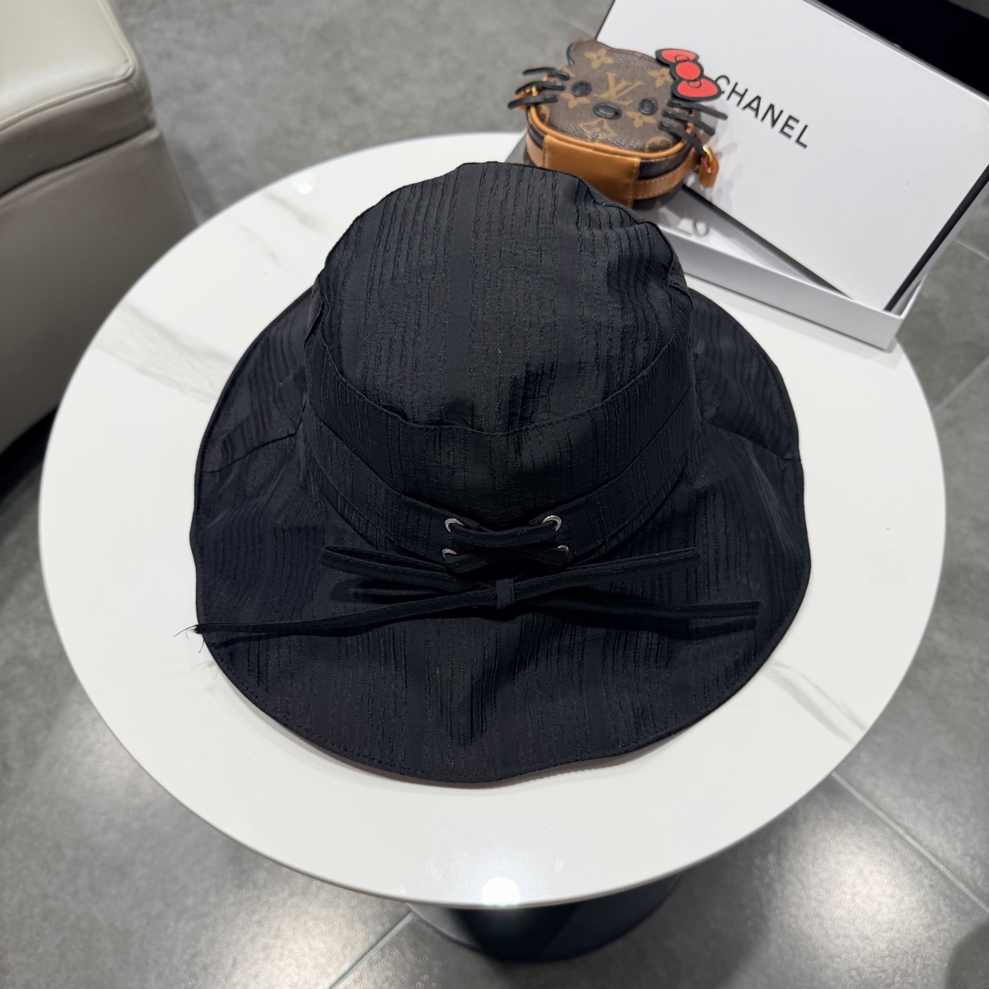 【Chanel香奈儿】2026春夏新款大沿蕾丝小香风重工款渔夫帽，独特设计～复古文艺的一款