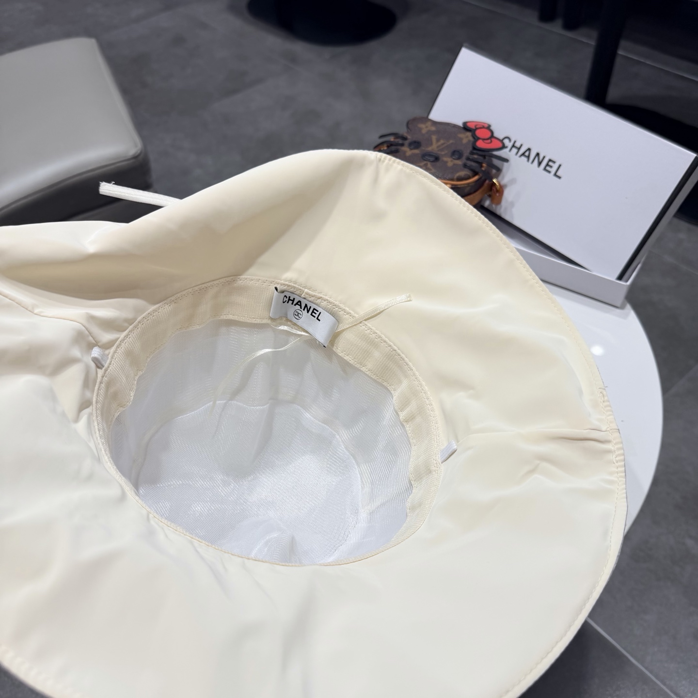 【Chanel香奈儿】2026春夏新款大沿蕾丝小香风重工款渔夫帽，独特设计～复古文艺的一款