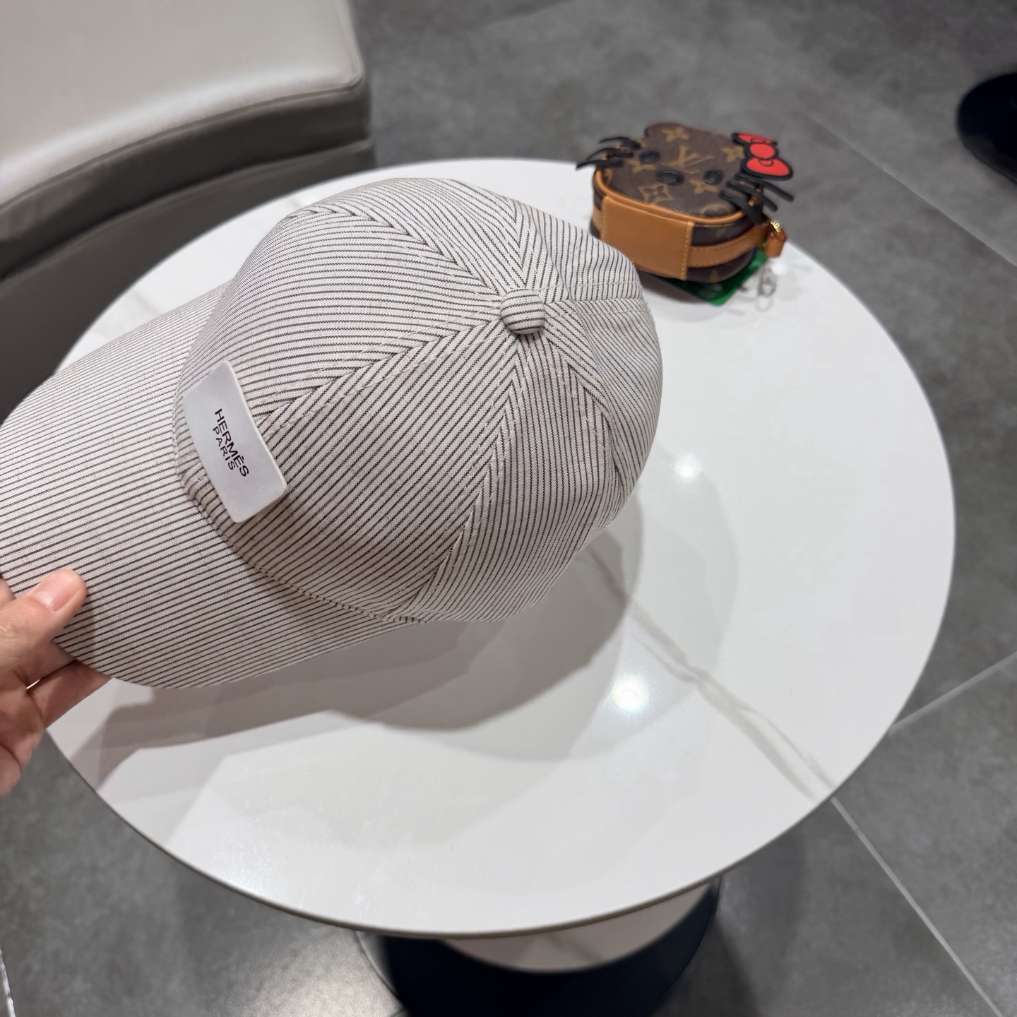 爱马仕Hermes 官网新品经典款 棒球帽🎩 原单品质 火爆来袭。 工艺非常精美[爱心] 高档大气上档次