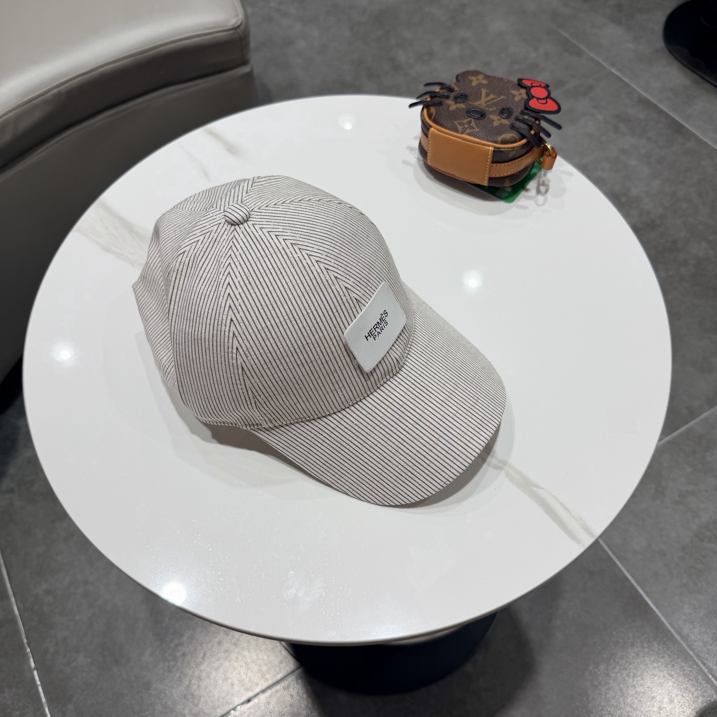 爱马仕Hermes 官网新品经典款 棒球帽🎩 原单品质 火爆来袭。 工艺非常精美[爱心] 高档大气上档次