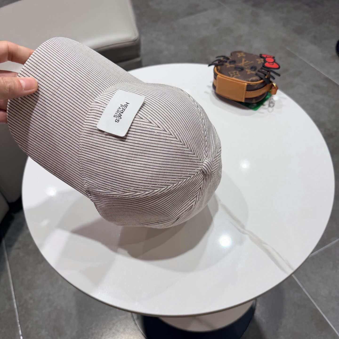 爱马仕Hermes 官网新品经典款 棒球帽🎩 原单品质 火爆来袭。 工艺非常精美[爱心] 高档大气上档次