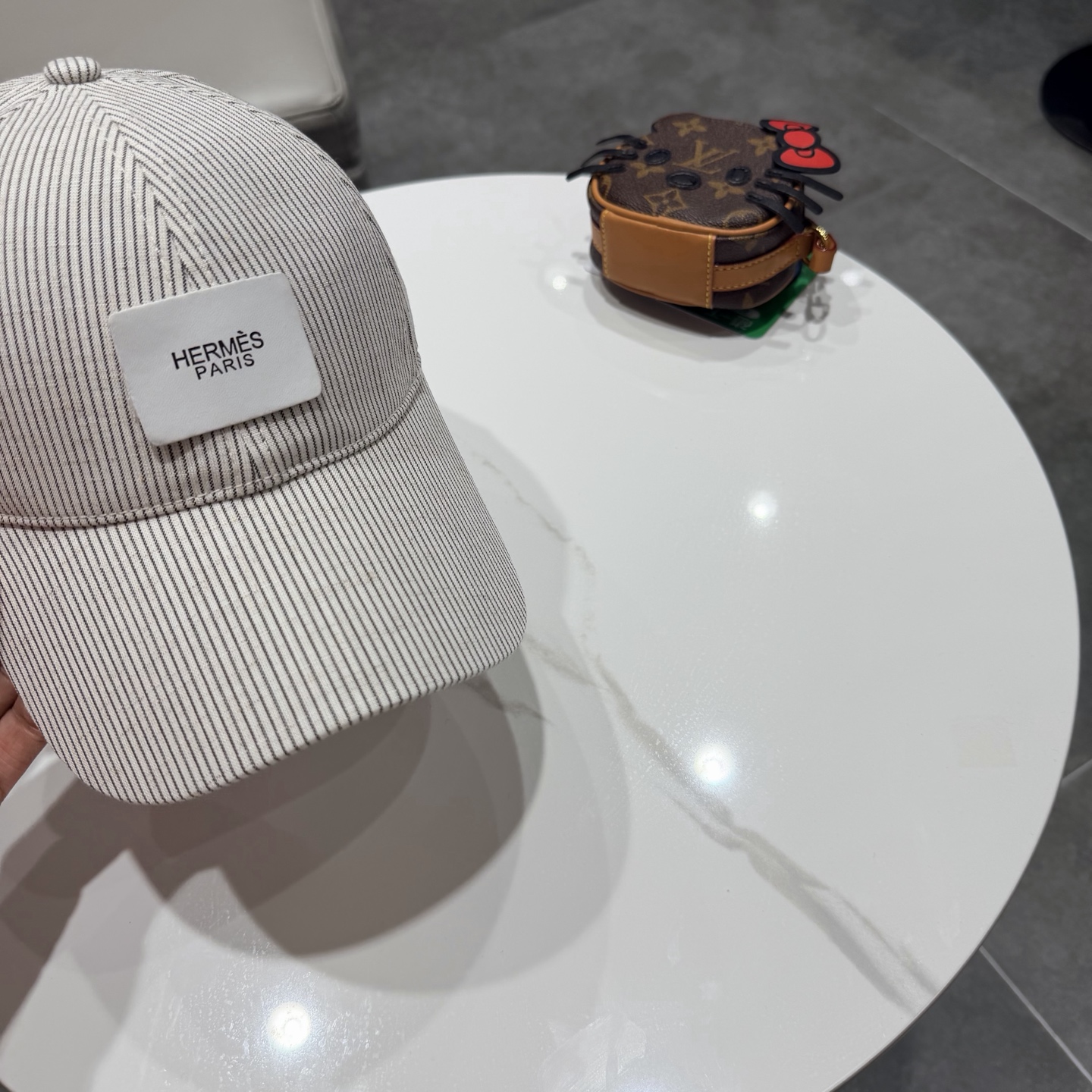 爱马仕Hermes 官网新品经典款 棒球帽🎩 原单品质 火爆来袭。 工艺非常精美[爱心] 高档大气上档次