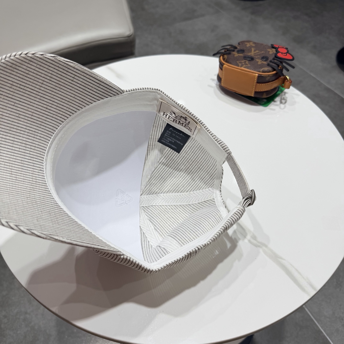 爱马仕Hermes 官网新品经典款 棒球帽🎩 原单品质 火爆来袭。 工艺非常精美[爱心] 高档大气上档次