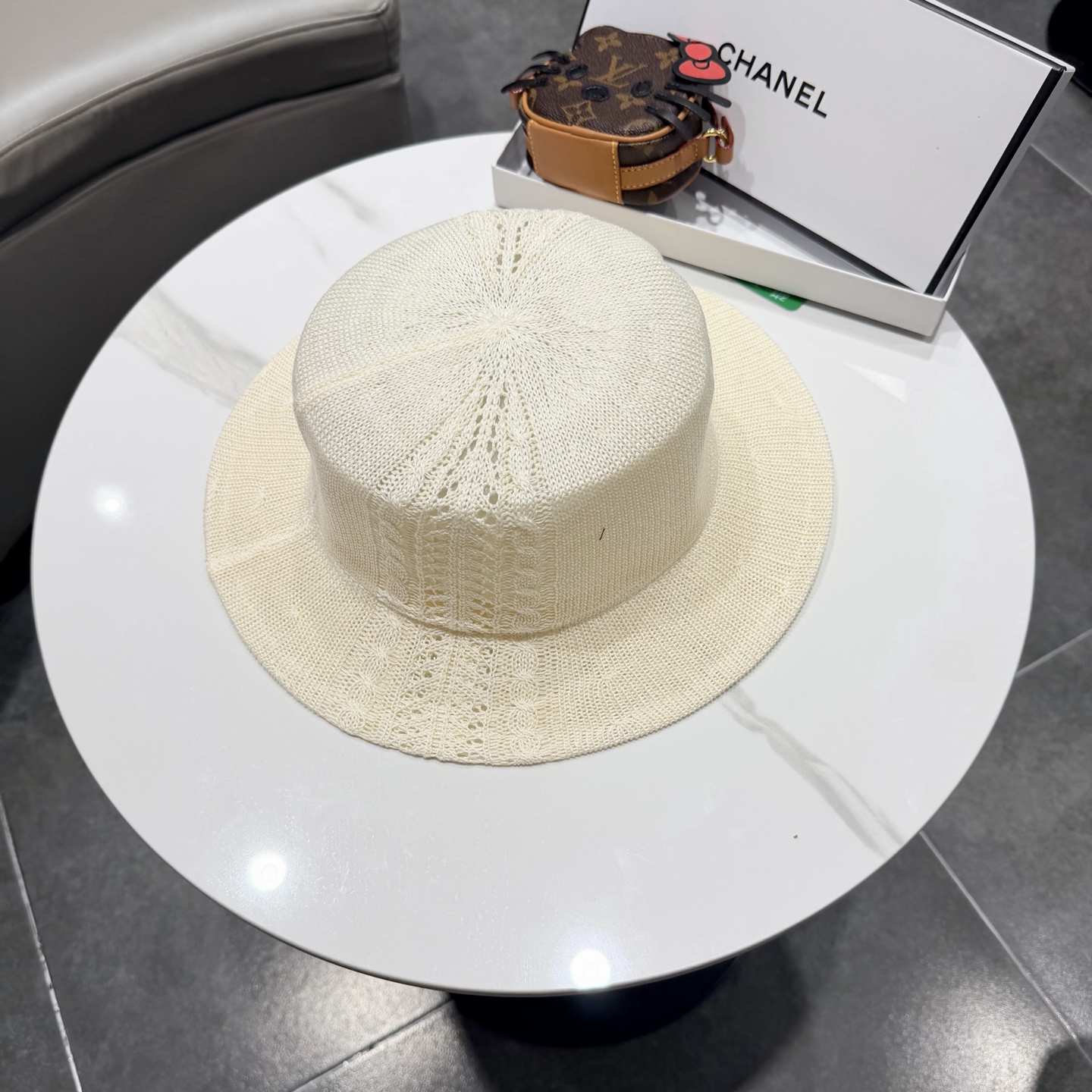 chanel日系镂空帽子女秋冬时尚平顶针织帽显脸小气质纯色礼帽