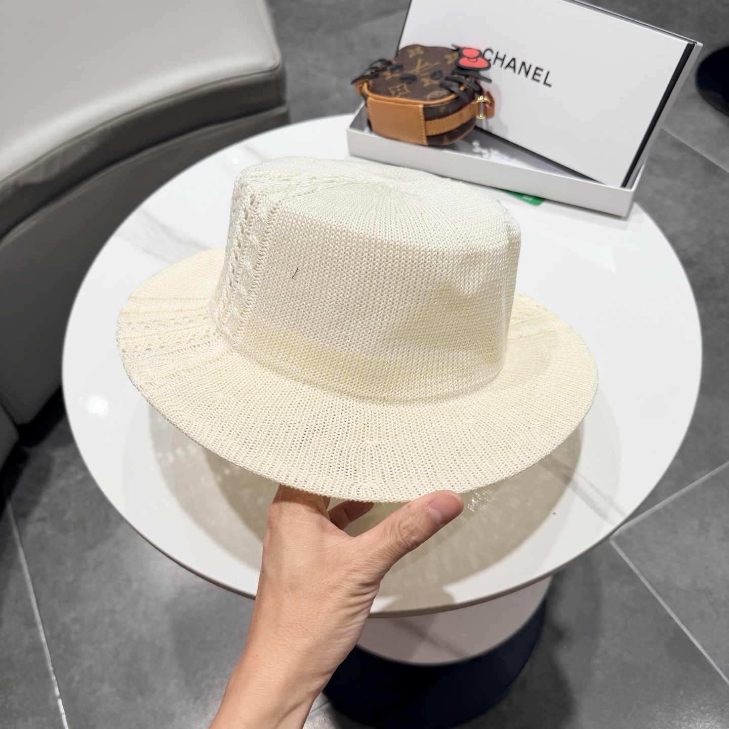 chanel日系镂空帽子女秋冬时尚平顶针织帽显脸小气质纯色礼帽