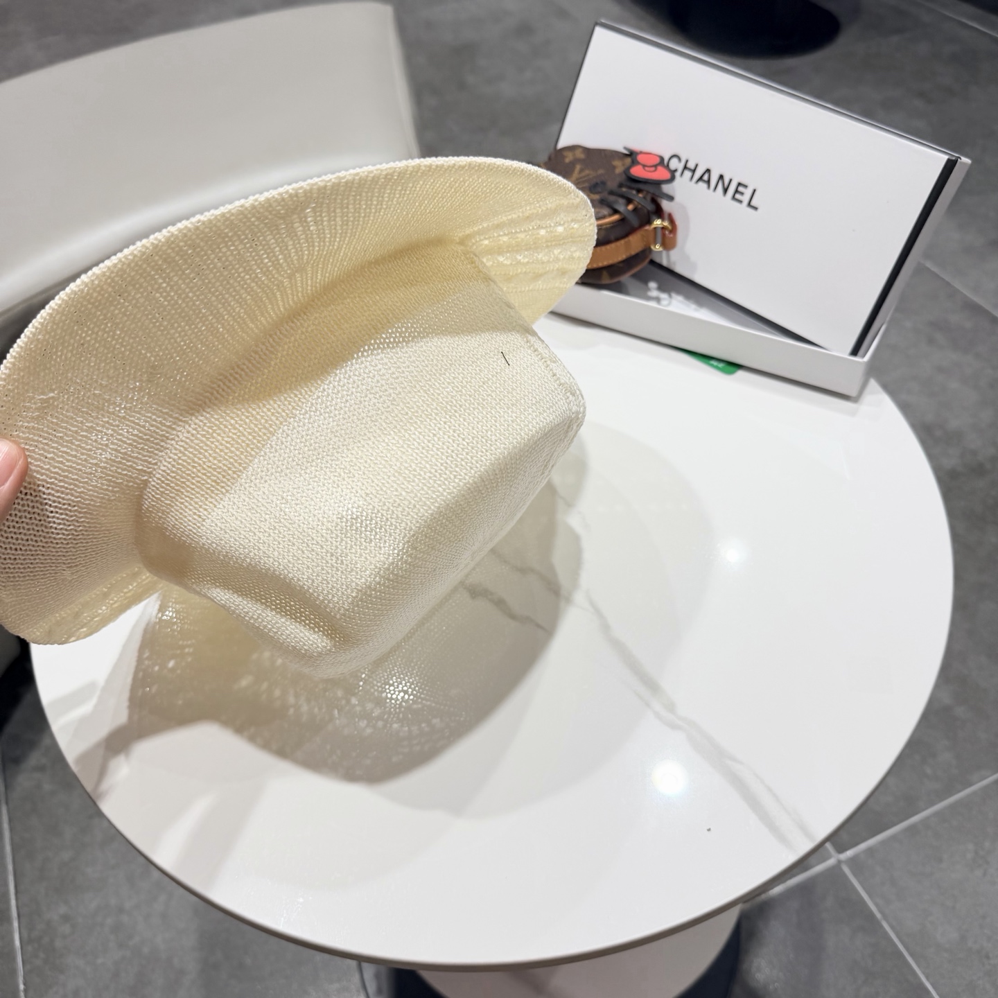 chanel日系镂空帽子女秋冬时尚平顶针织帽显脸小气质纯色礼帽