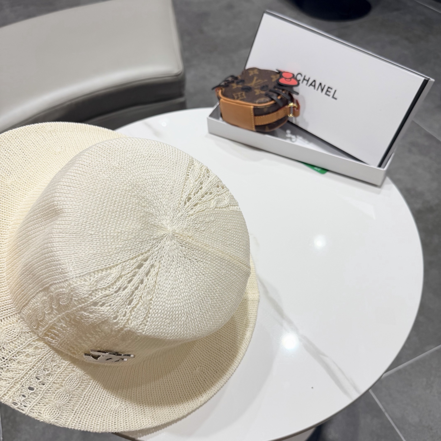 chanel日系镂空帽子女秋冬时尚平顶针织帽显脸小气质纯色礼帽