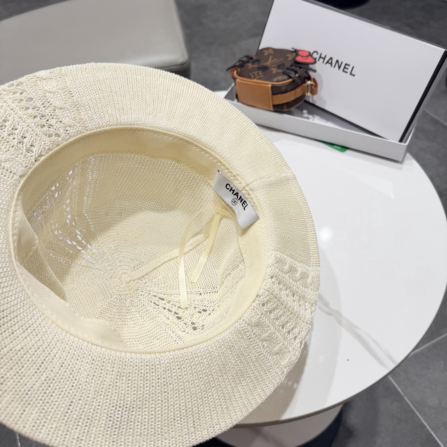 chanel日系镂空帽子女秋冬时尚平顶针织帽显脸小气质纯色礼帽