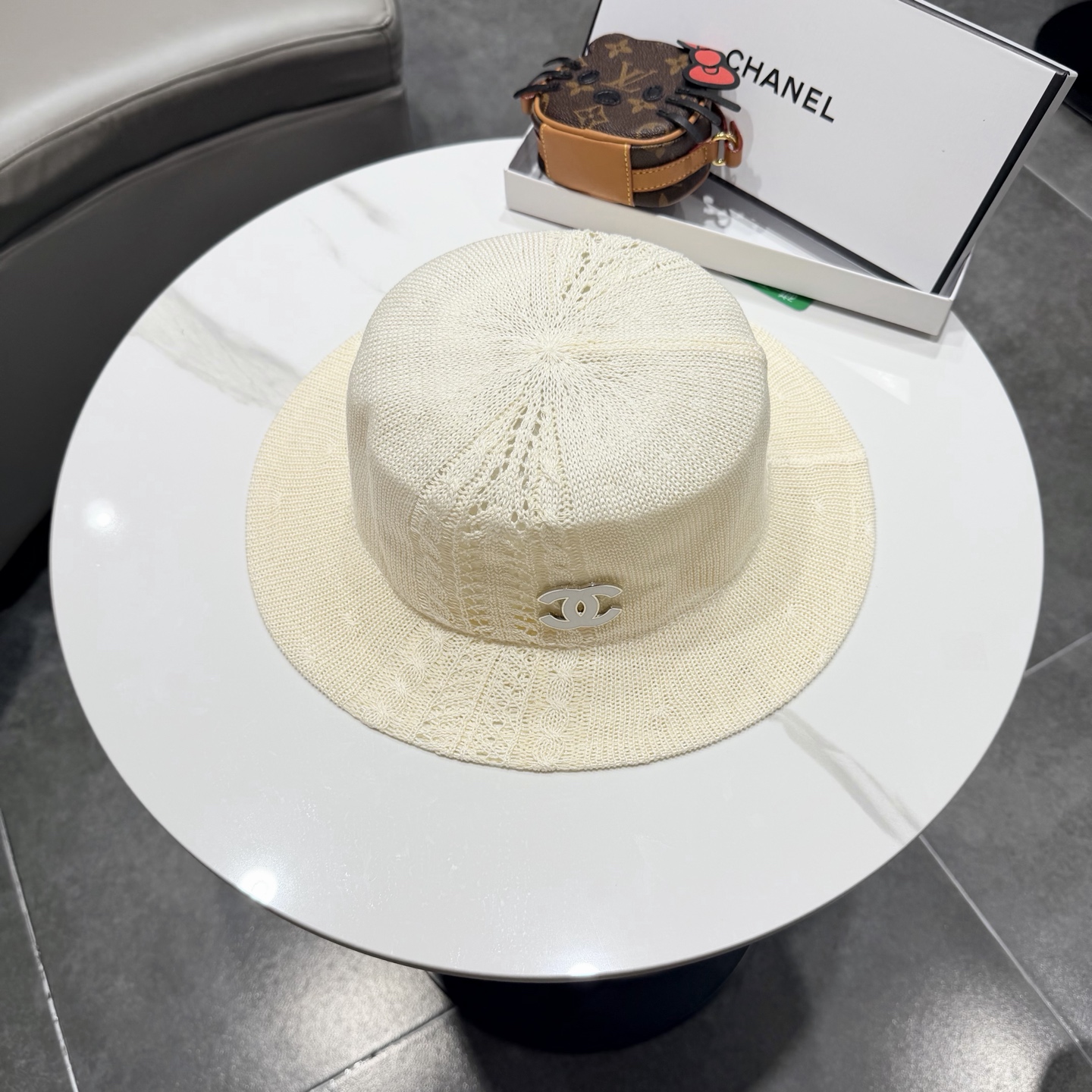 chanel日系镂空帽子女秋冬时尚平顶针织帽显脸小气质纯色礼帽