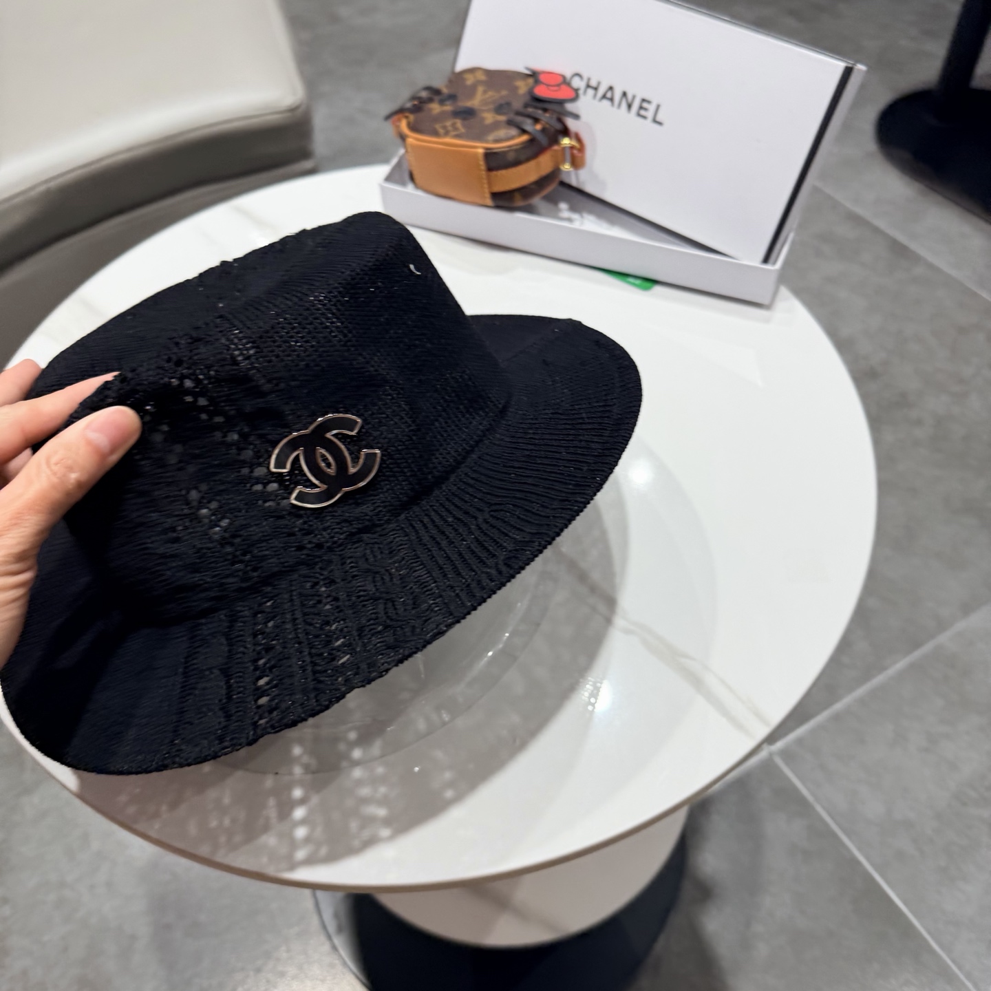 chanel日系镂空帽子女秋冬时尚平顶针织帽显脸小气质纯色礼帽