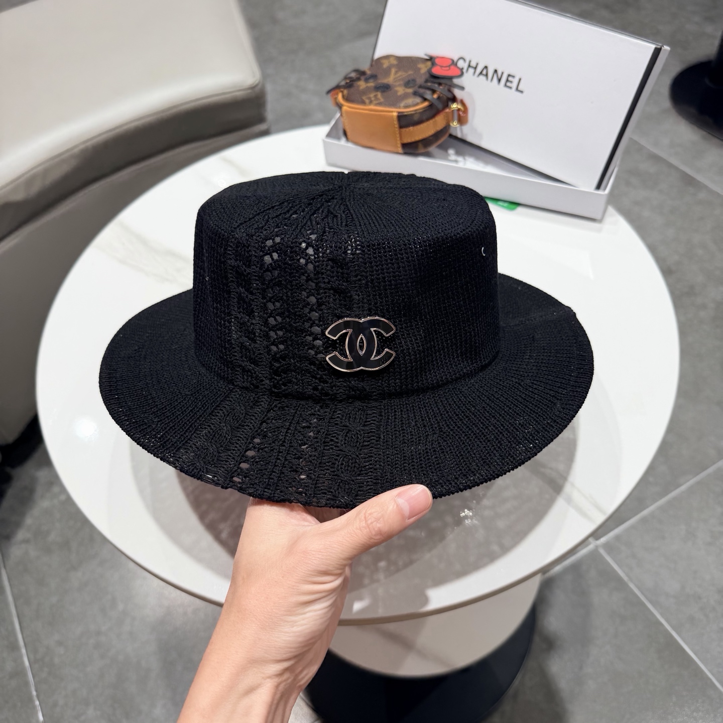 chanel日系镂空帽子女秋冬时尚平顶针织帽显脸小气质纯色礼帽