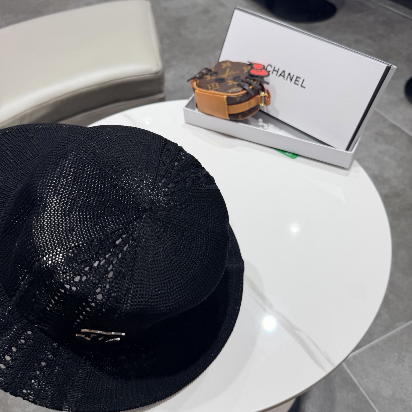 chanel日系镂空帽子女秋冬时尚平顶针织帽显脸小气质纯色礼帽