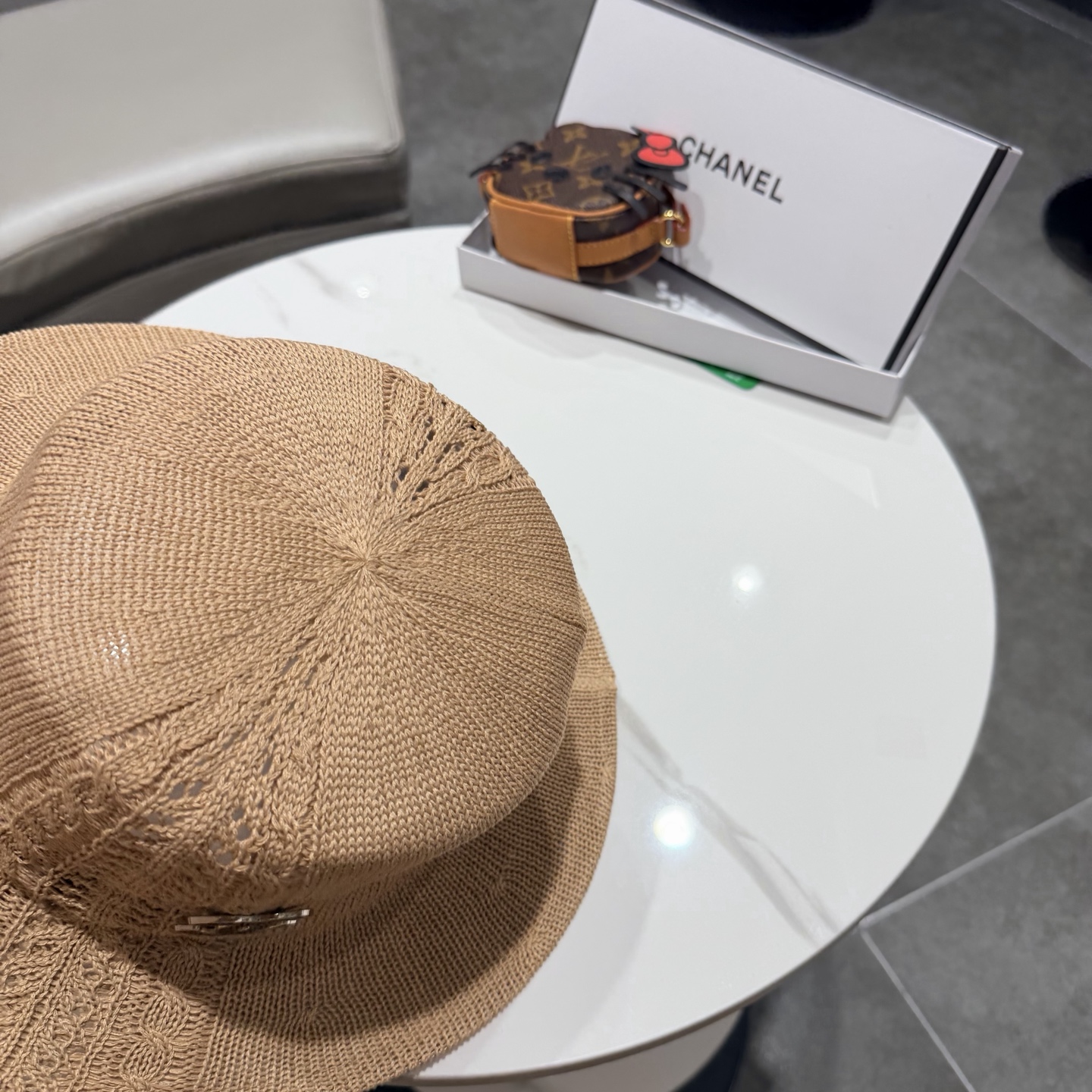 chanel日系镂空帽子女秋冬时尚平顶针织帽显脸小气质纯色礼帽