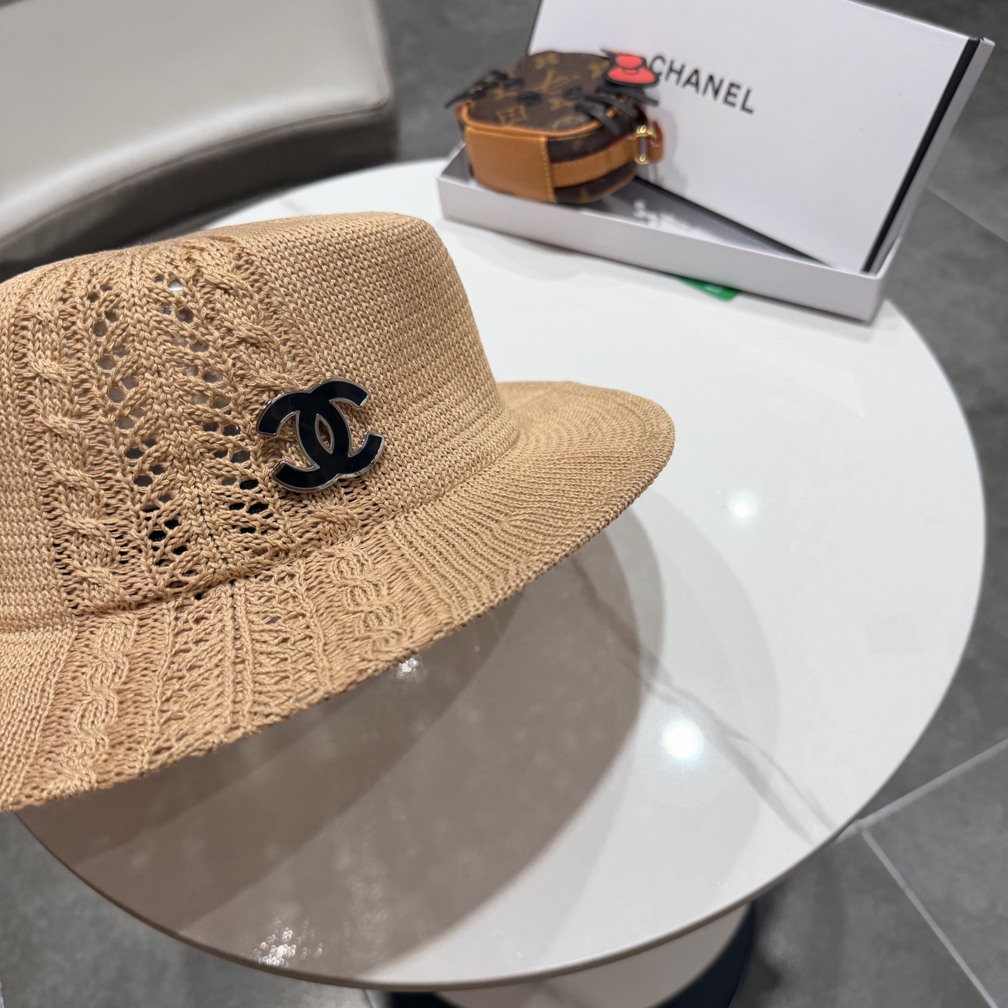 chanel日系镂空帽子女秋冬时尚平顶针织帽显脸小气质纯色礼帽