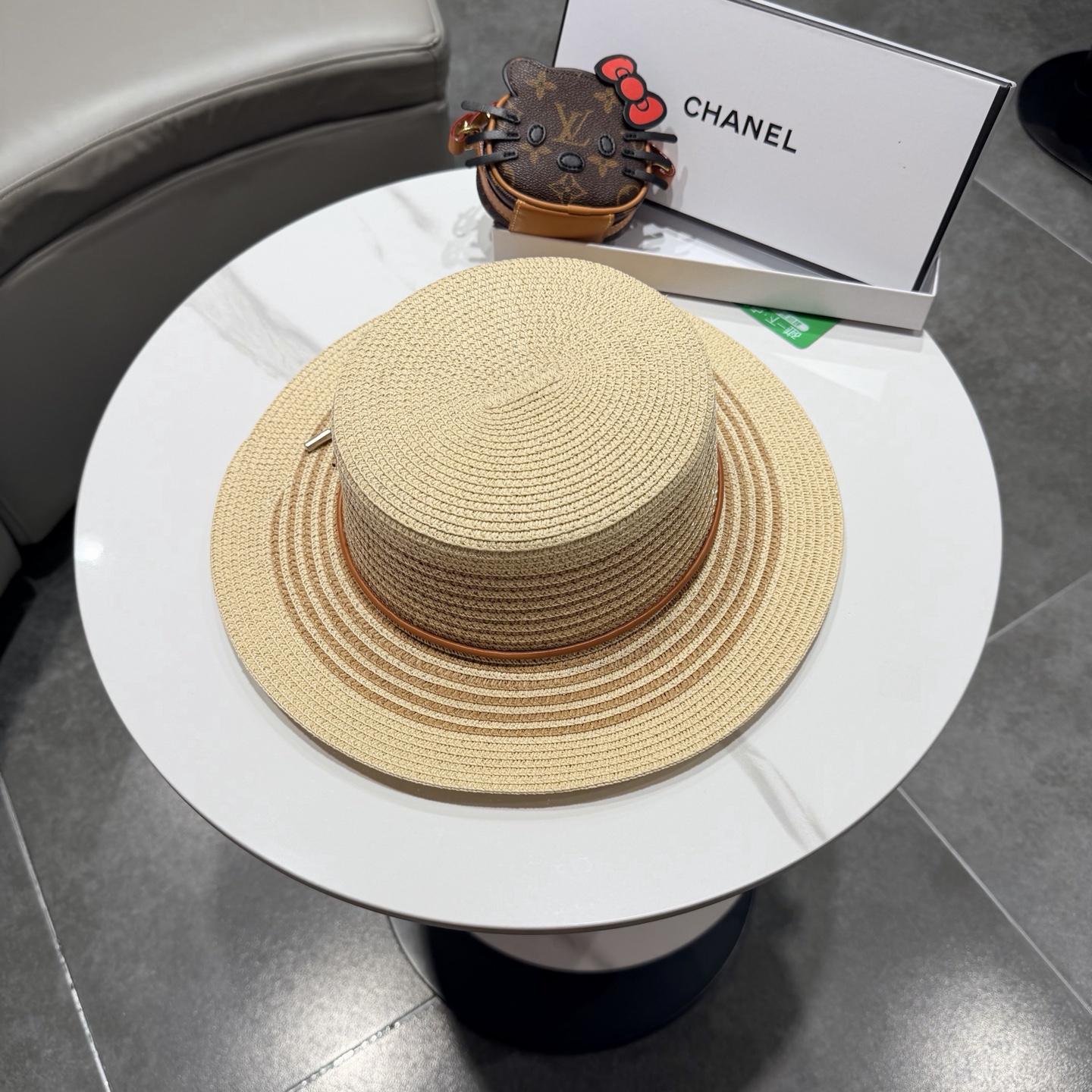 CHANEL香奈儿2026新款平顶草帽 夏天海边首选～新款材质编织而成～质感满分💯