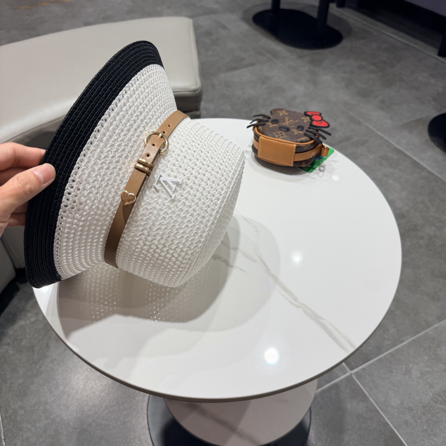 2026新款LV 草编经典爆款盆帽草帽礼帽🤩简约大方，百搭单品～出街首选，新款帽型超美腻