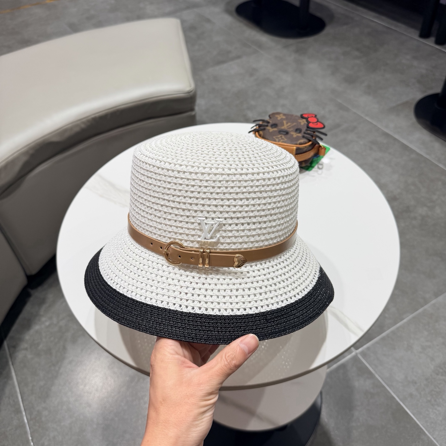2026新款LV 草编经典爆款盆帽草帽礼帽🤩简约大方，百搭单品～出街首选，新款帽型超美腻