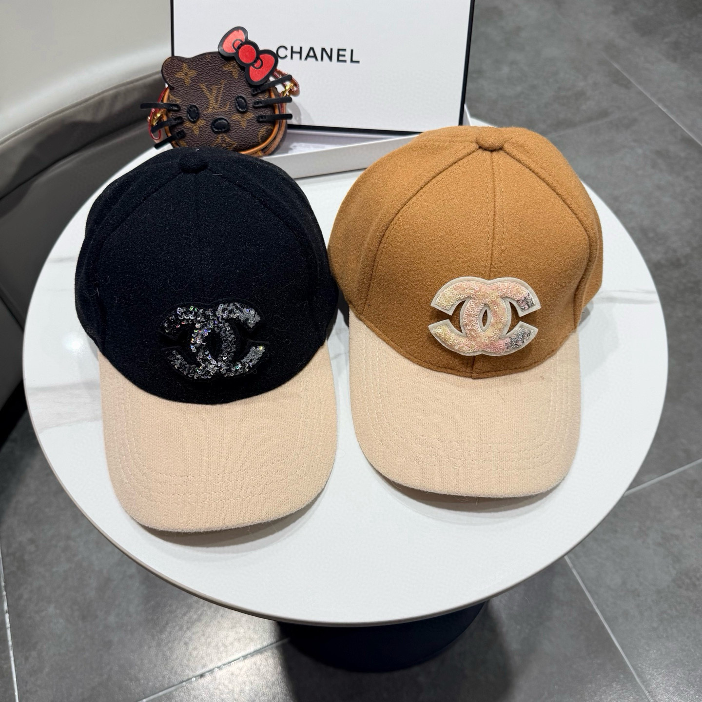 CHANEL香奈儿 拼色新款简约logo棒球帽，新款出货，大牌款超好搭配，赶紧入手！
