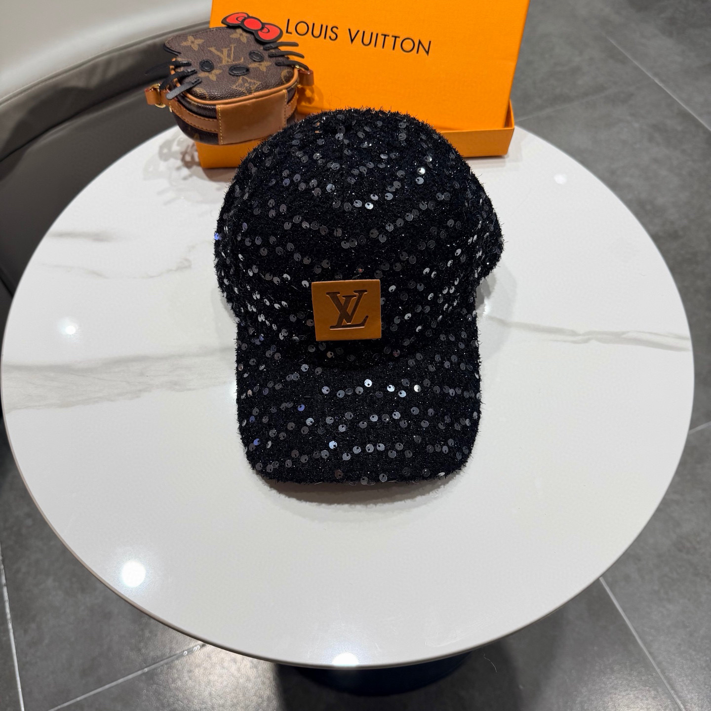🧢路易威登棒球帽 LouisVuitton😍新款LV棒球帽，重工打造♥️高端大气，百搭款🤗男女通用！