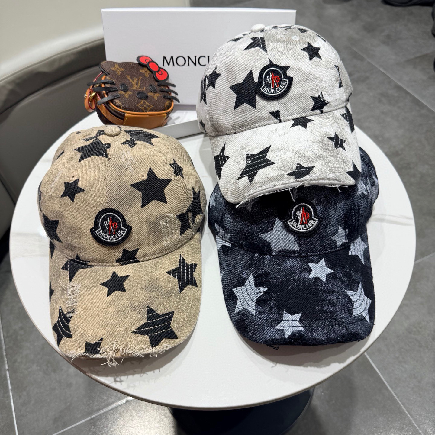 蒙口MONCLER2026新款棒球帽，时尚炸街单品，风格很OK，网红.时尚博主的最爱！高品质舒适透气，凹