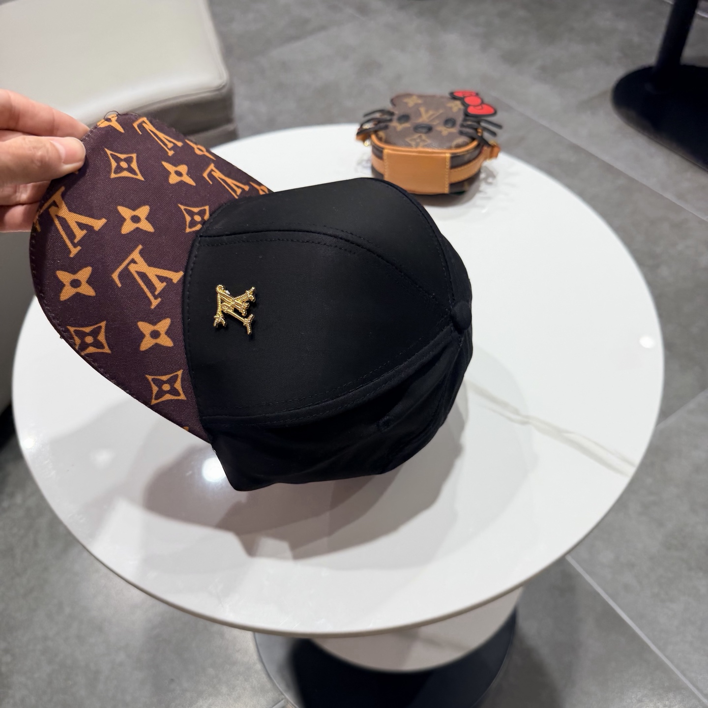 🧢路易威登棒球帽 LouisVuitton😍新款LV棒球帽，重工打造♥️高端大气，百搭款🤗男女通用！跑量