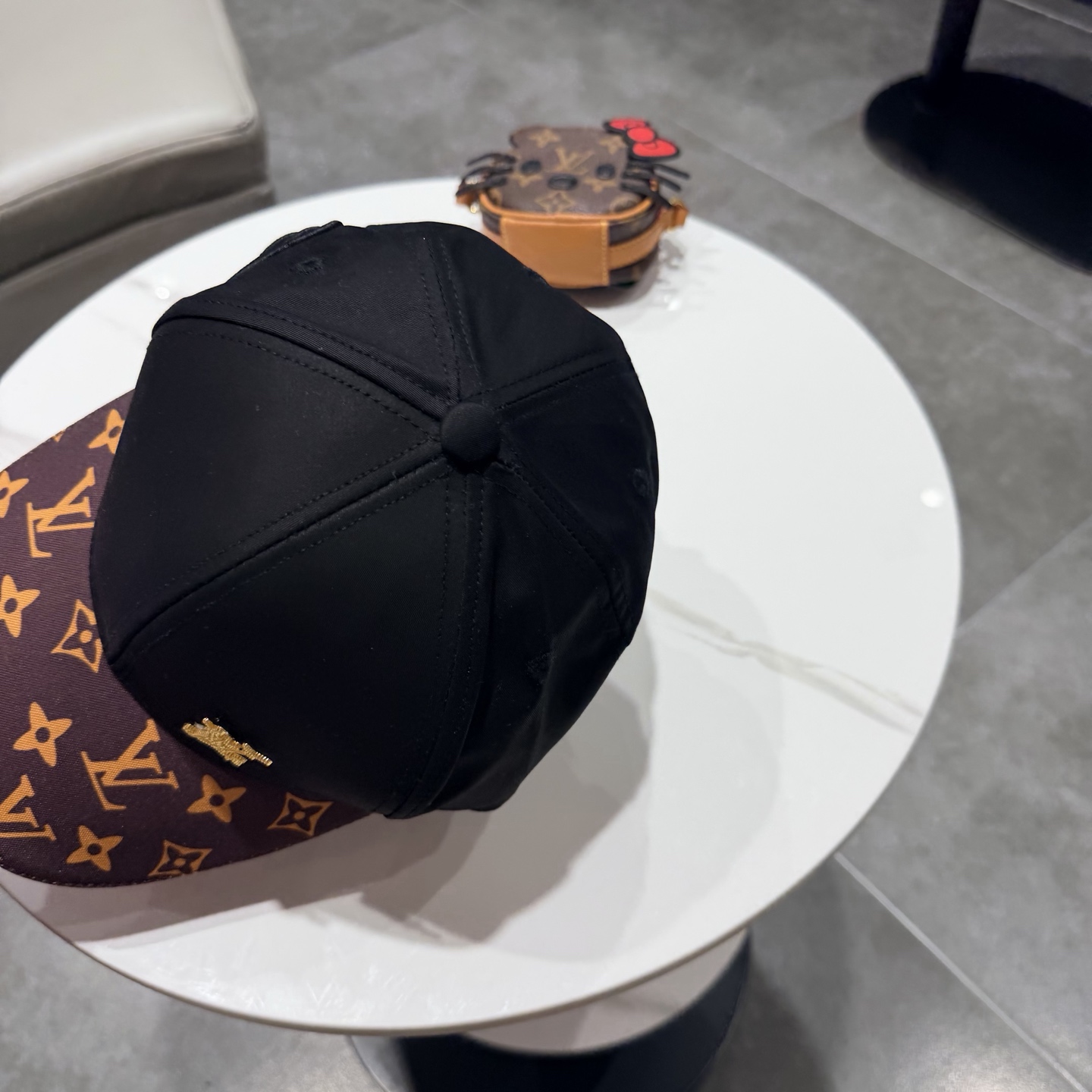 🧢路易威登棒球帽 LouisVuitton😍新款LV棒球帽，重工打造♥️高端大气，百搭款🤗男女通用！跑量