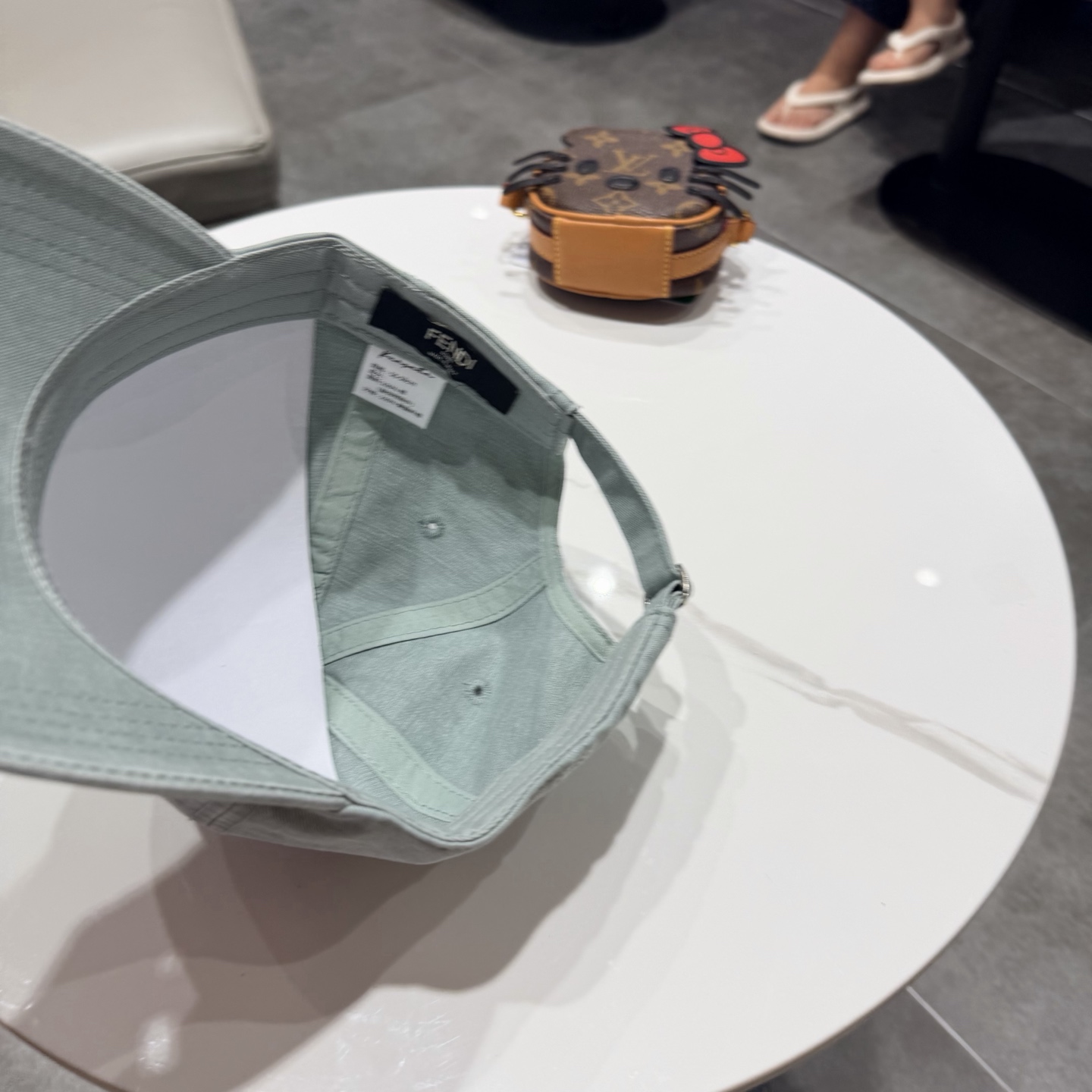 FENDI芬迪 棒球帽🧢 经典FF中古单品，气质穿搭单品，质量杠杠👍