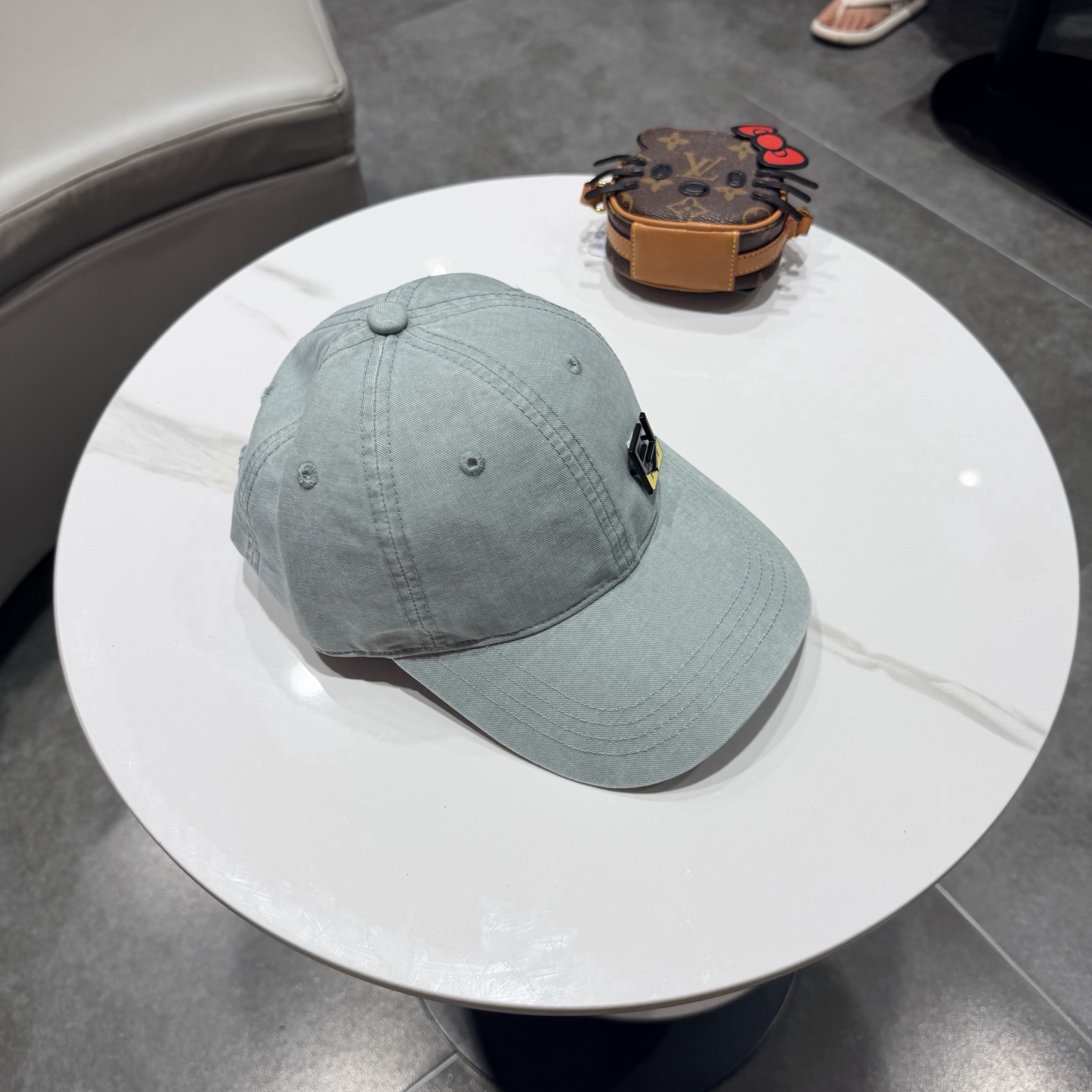 FENDI芬迪 棒球帽🧢 经典FF中古单品，气质穿搭单品，质量杠杠👍