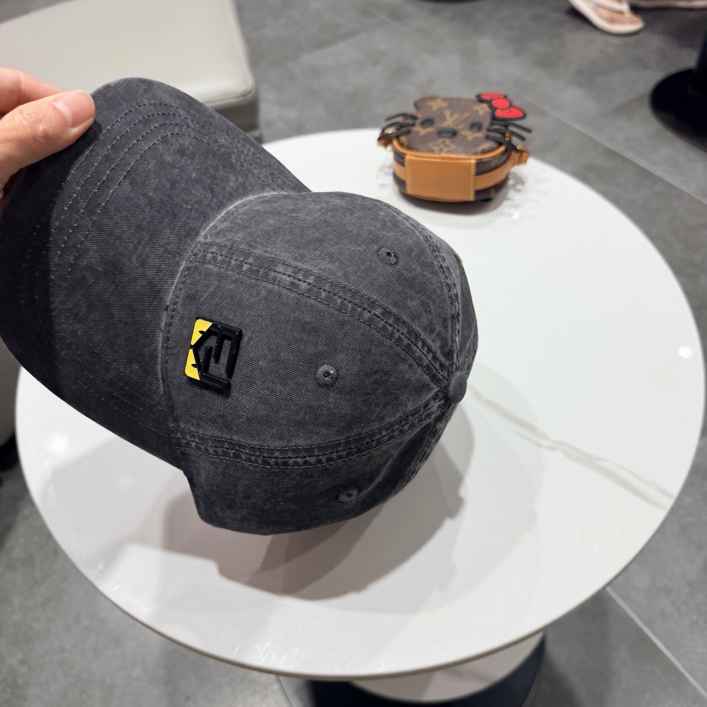 FENDI芬迪 棒球帽🧢 经典FF中古单品，气质穿搭单品，质量杠杠👍
