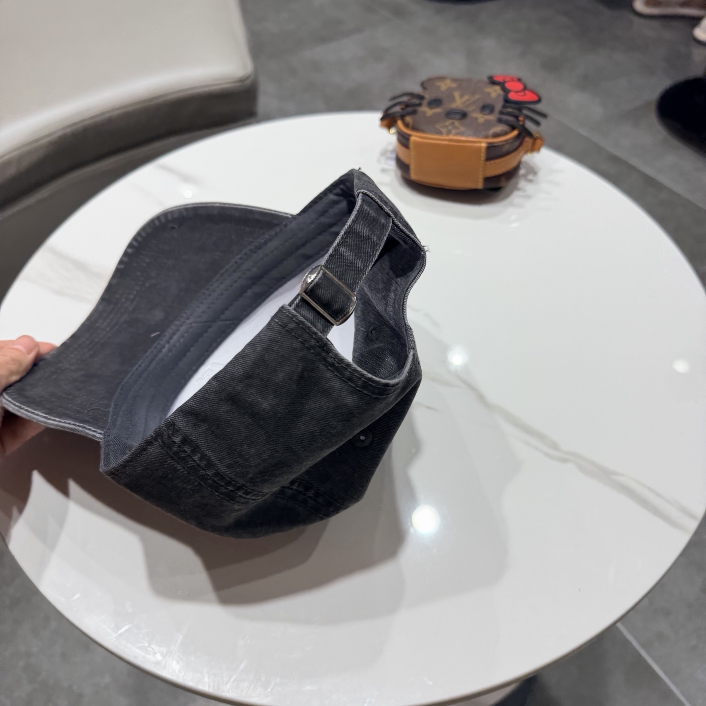 FENDI芬迪 棒球帽🧢 经典FF中古单品，气质穿搭单品，质量杠杠👍