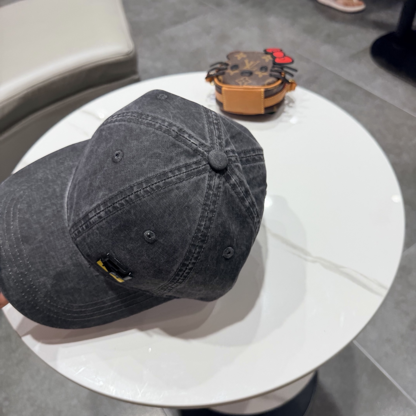 FENDI芬迪 棒球帽🧢 经典FF中古单品，气质穿搭单品，质量杠杠👍