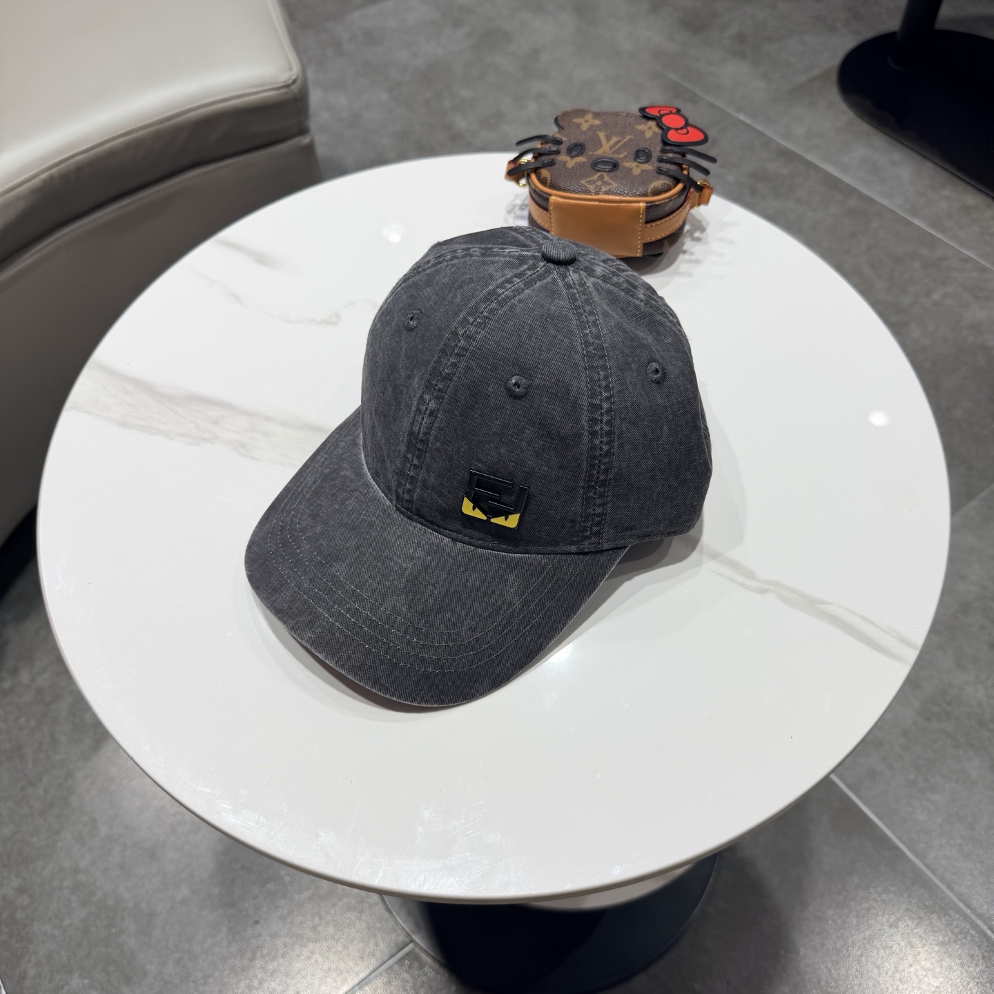 FENDI芬迪 棒球帽🧢 经典FF中古单品，气质穿搭单品，质量杠杠👍
