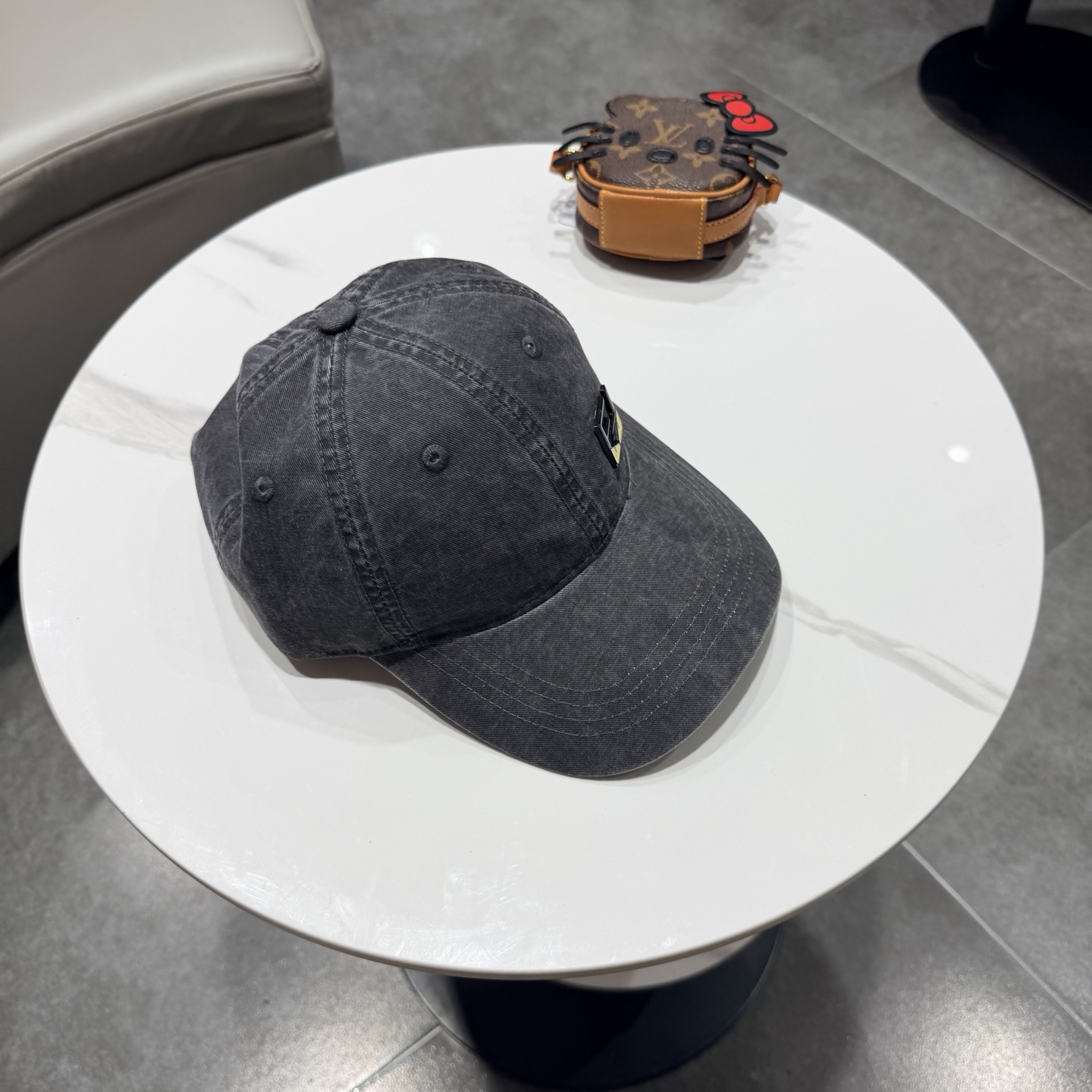 FENDI芬迪 棒球帽🧢 经典FF中古单品，气质穿搭单品，质量杠杠👍