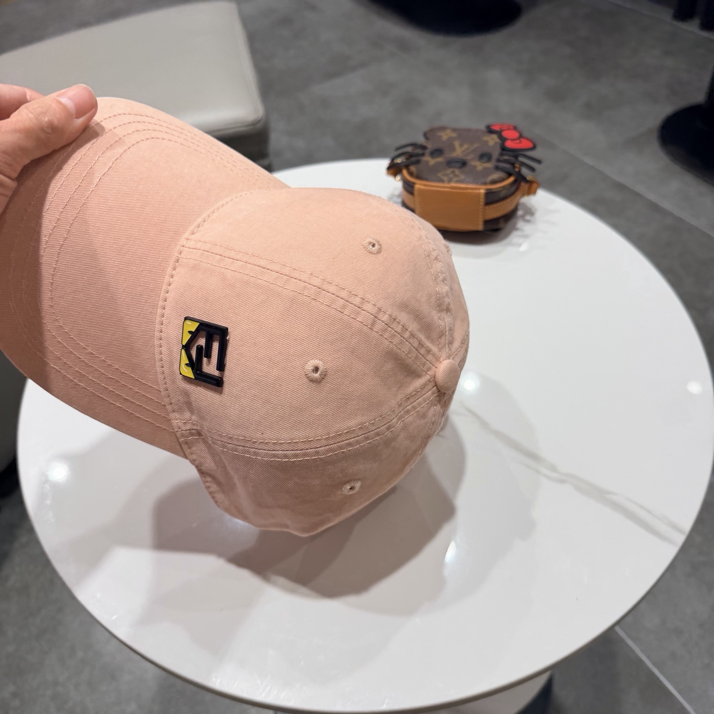 FENDI芬迪 棒球帽🧢 经典FF中古单品，气质穿搭单品，质量杠杠👍