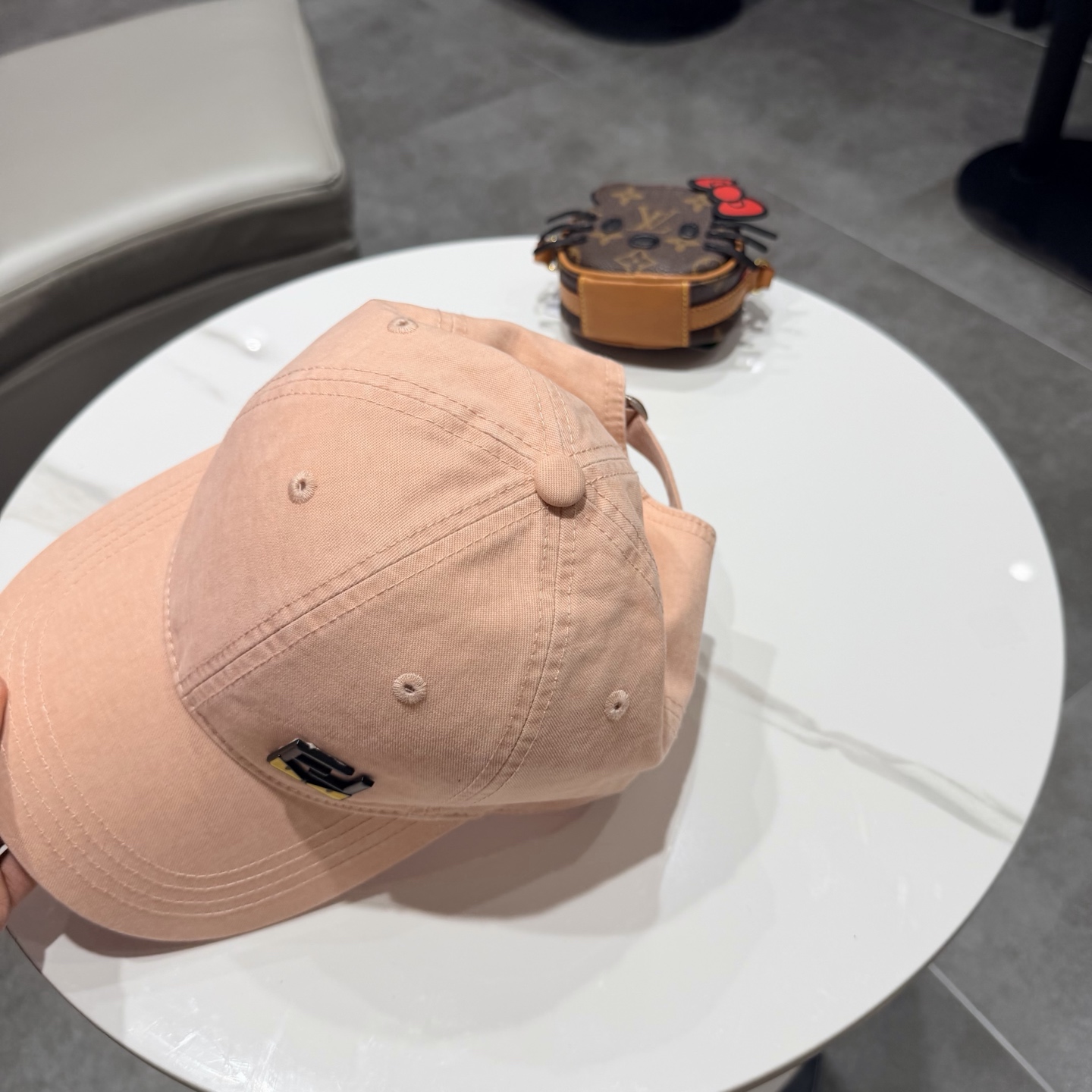 FENDI芬迪 棒球帽🧢 经典FF中古单品，气质穿搭单品，质量杠杠👍