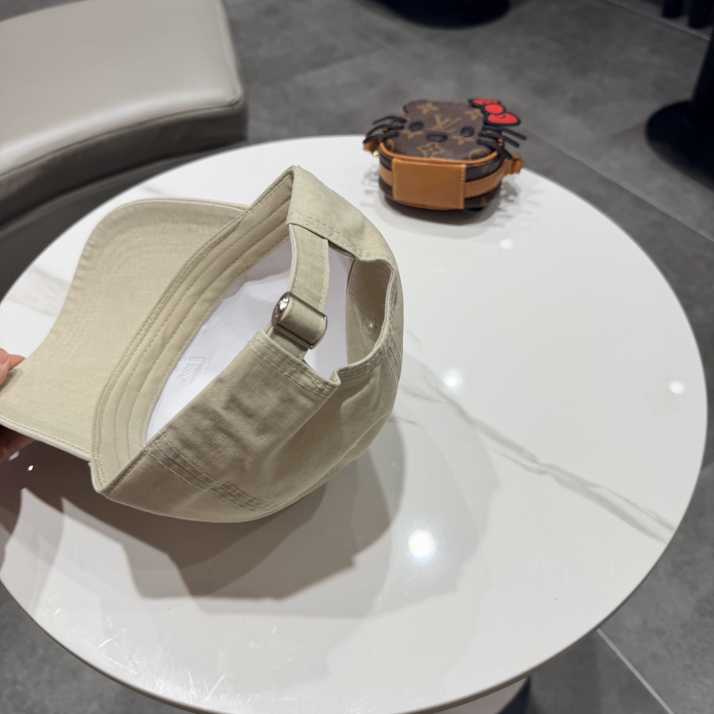 FENDI芬迪 棒球帽🧢 经典FF中古单品，气质穿搭单品，质量杠杠👍