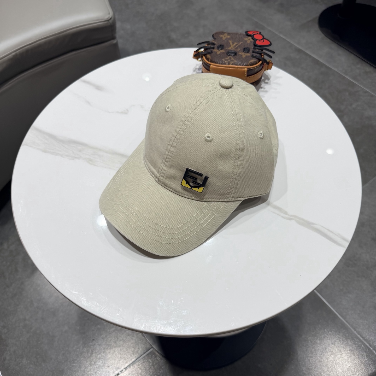 FENDI芬迪 棒球帽🧢 经典FF中古单品，气质穿搭单品，质量杠杠👍