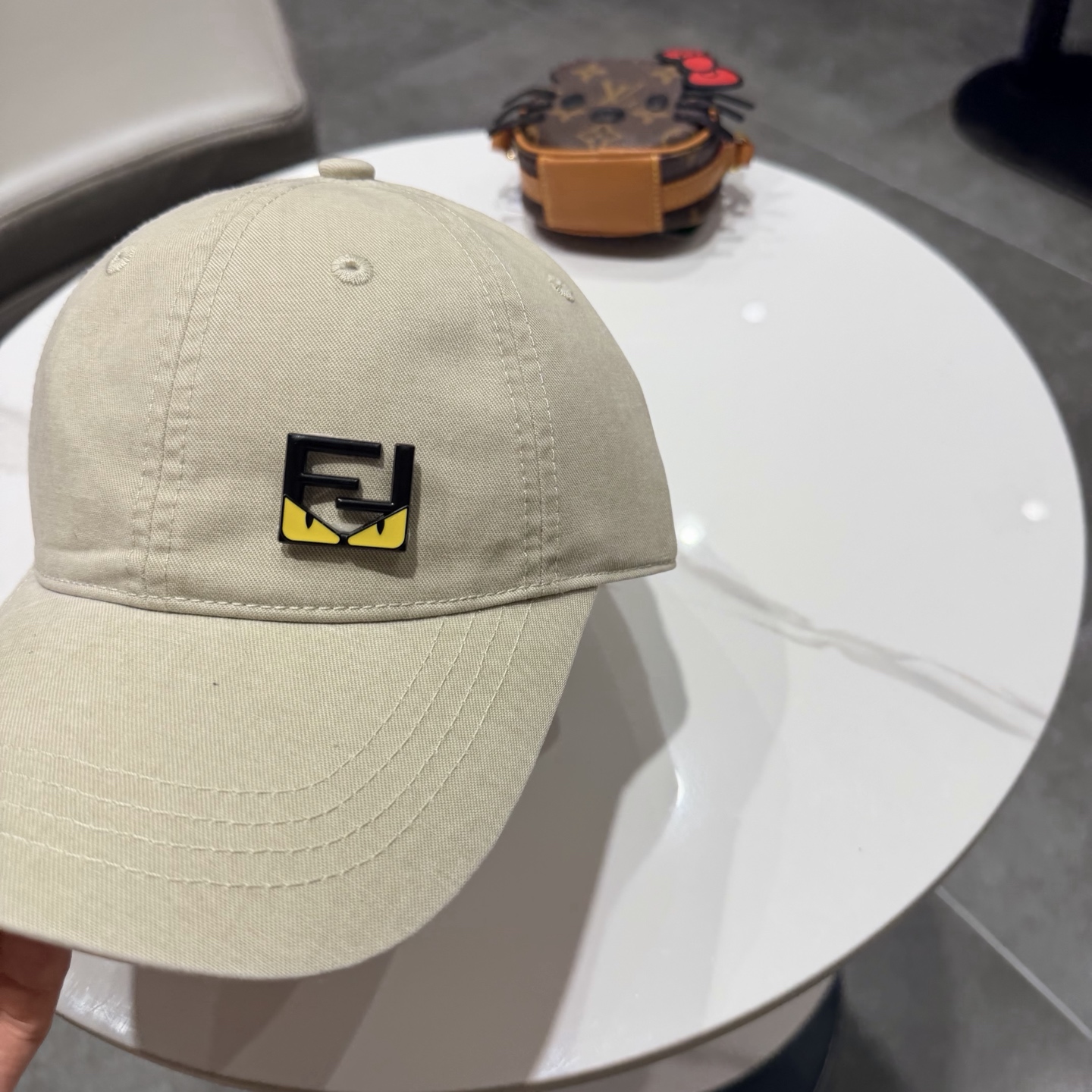 FENDI芬迪 棒球帽🧢 经典FF中古单品，气质穿搭单品，质量杠杠👍