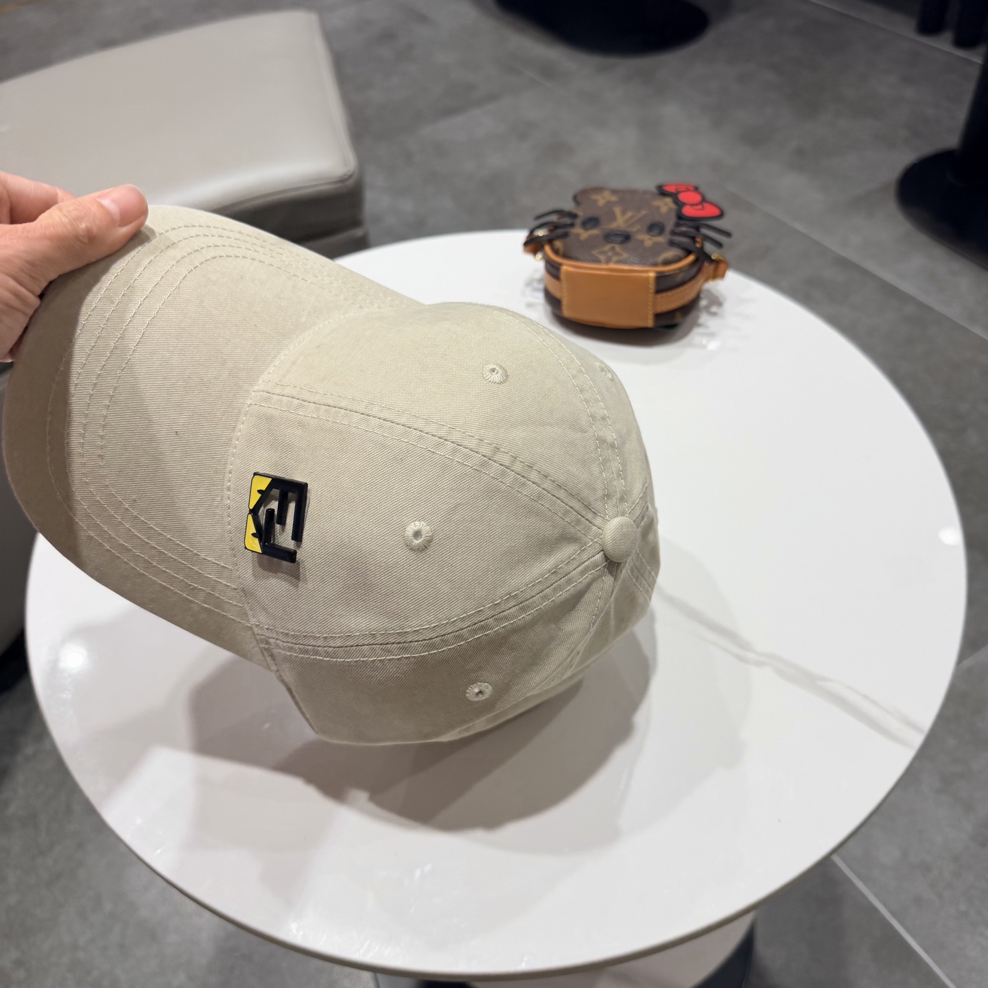 FENDI芬迪 棒球帽🧢 经典FF中古单品，气质穿搭单品，质量杠杠👍