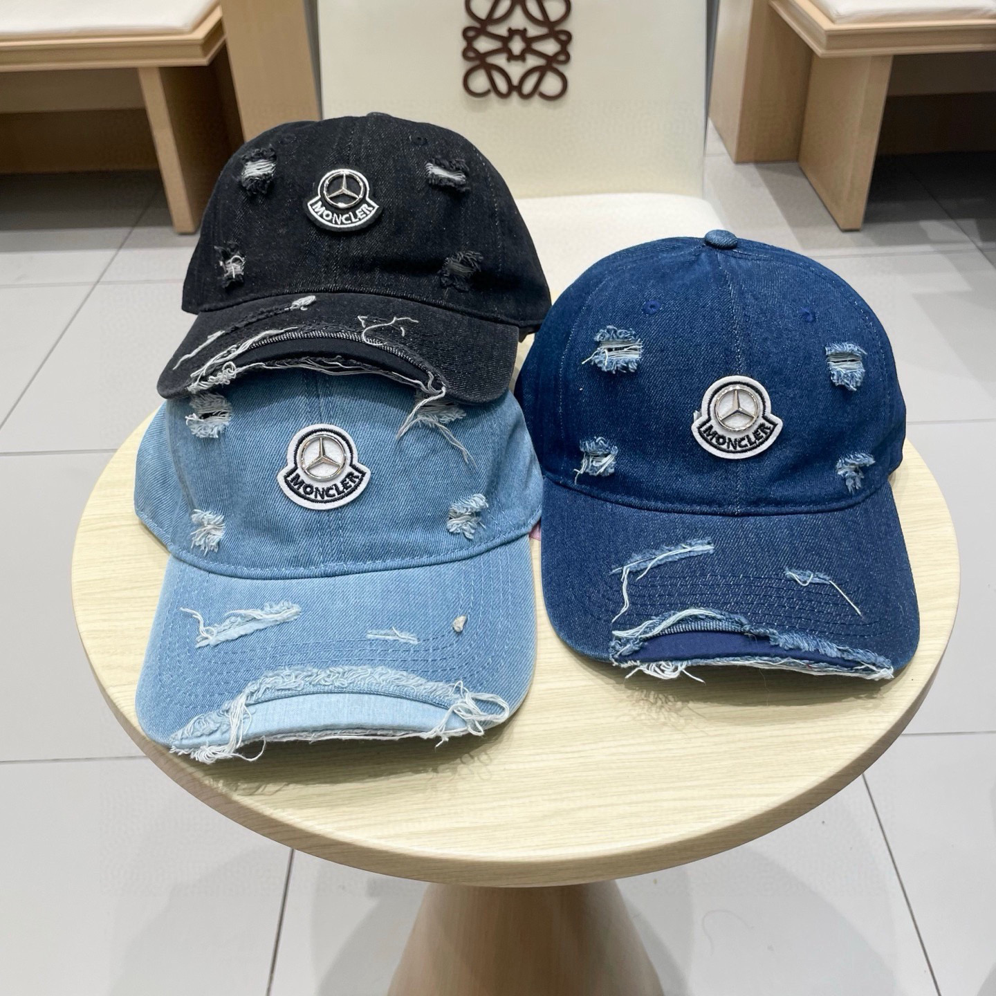 蒙口MONCLER新款牛仔棒球帽，时尚炸街单品，风格很OK，网红.时尚博主的最爱！高品质舒适透气，凹造型