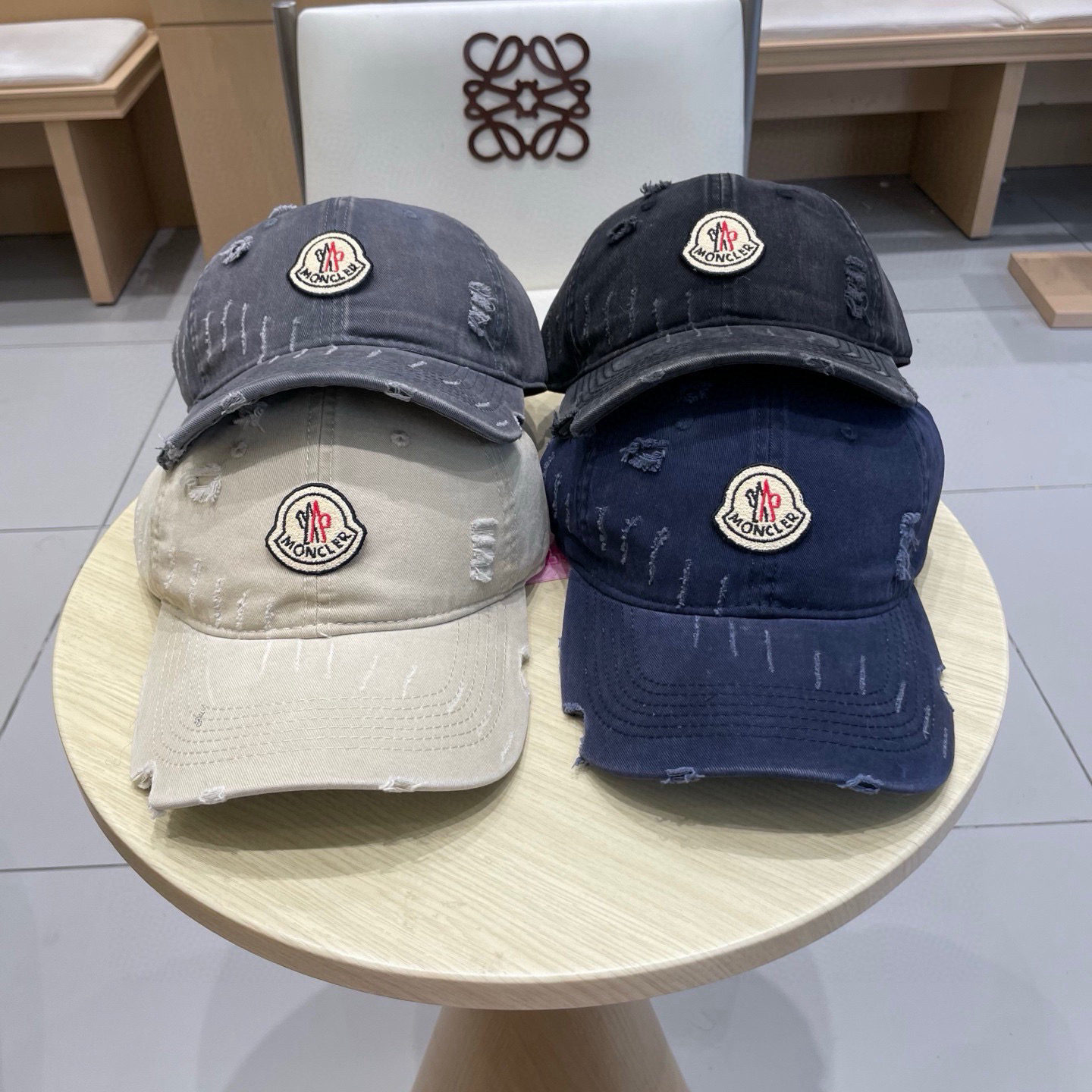 Moncler蒙口 秋冬新款棒球帽 ， 质感满满.今年灯芯饿真的