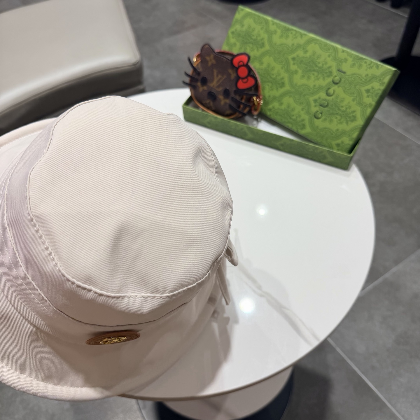 古奇♥️GUCCI🧢官网新品，渔夫帽，原单品质火爆来袭 。🎩 工艺非常精美 高档大气上档次！低调奢华，方