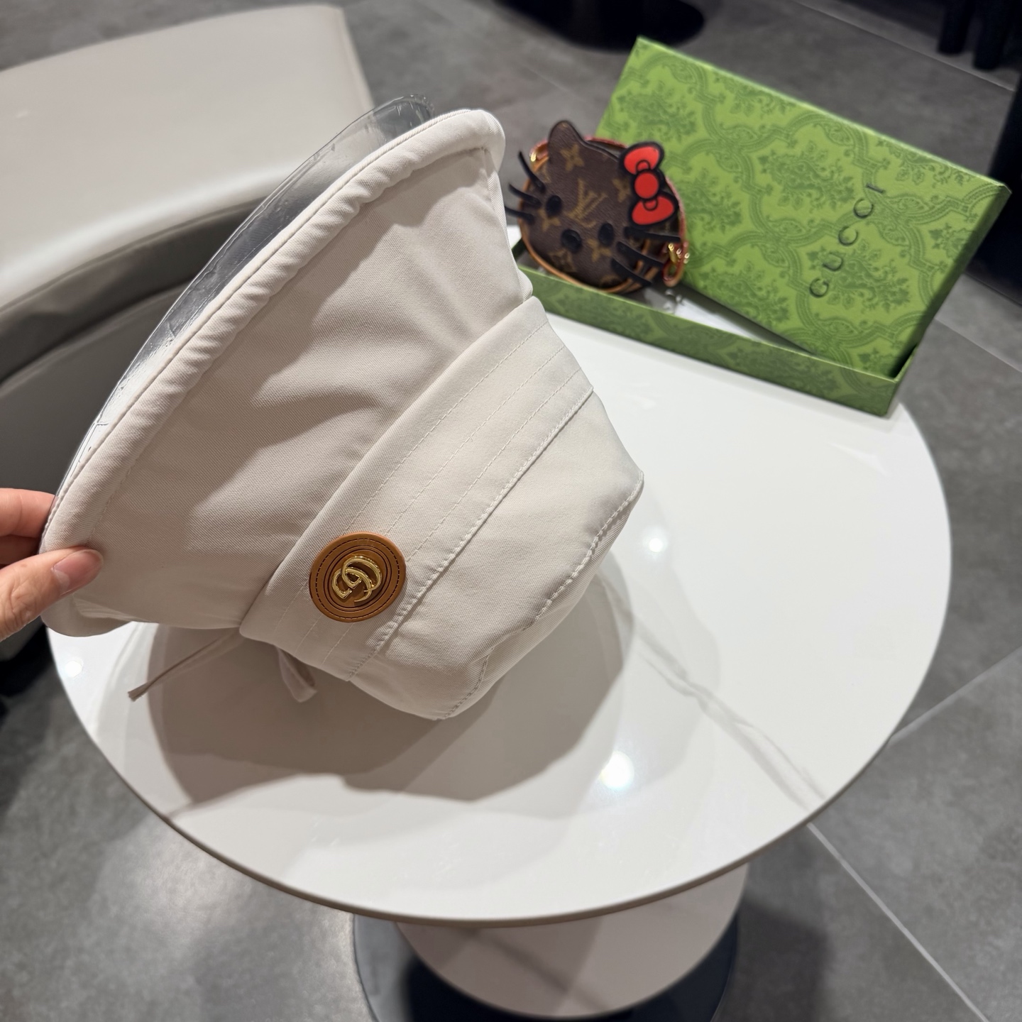 古奇♥️GUCCI🧢官网新品，渔夫帽，原单品质火爆来袭 。🎩 工艺非常精美 高档大气上档次！低调奢华，方