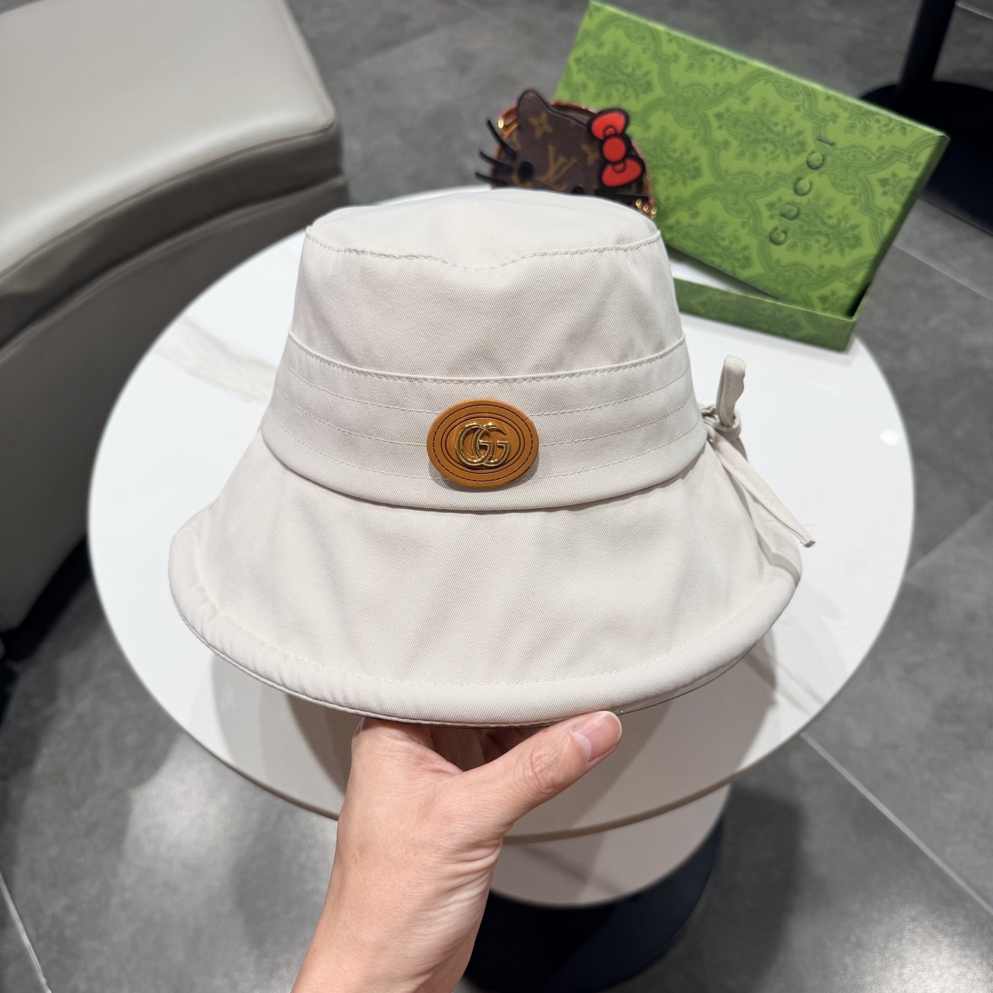 古奇♥️GUCCI🧢官网新品，渔夫帽，原单品质火爆来袭 。🎩 工艺非常精美 高档大气上档次！低调奢华，方