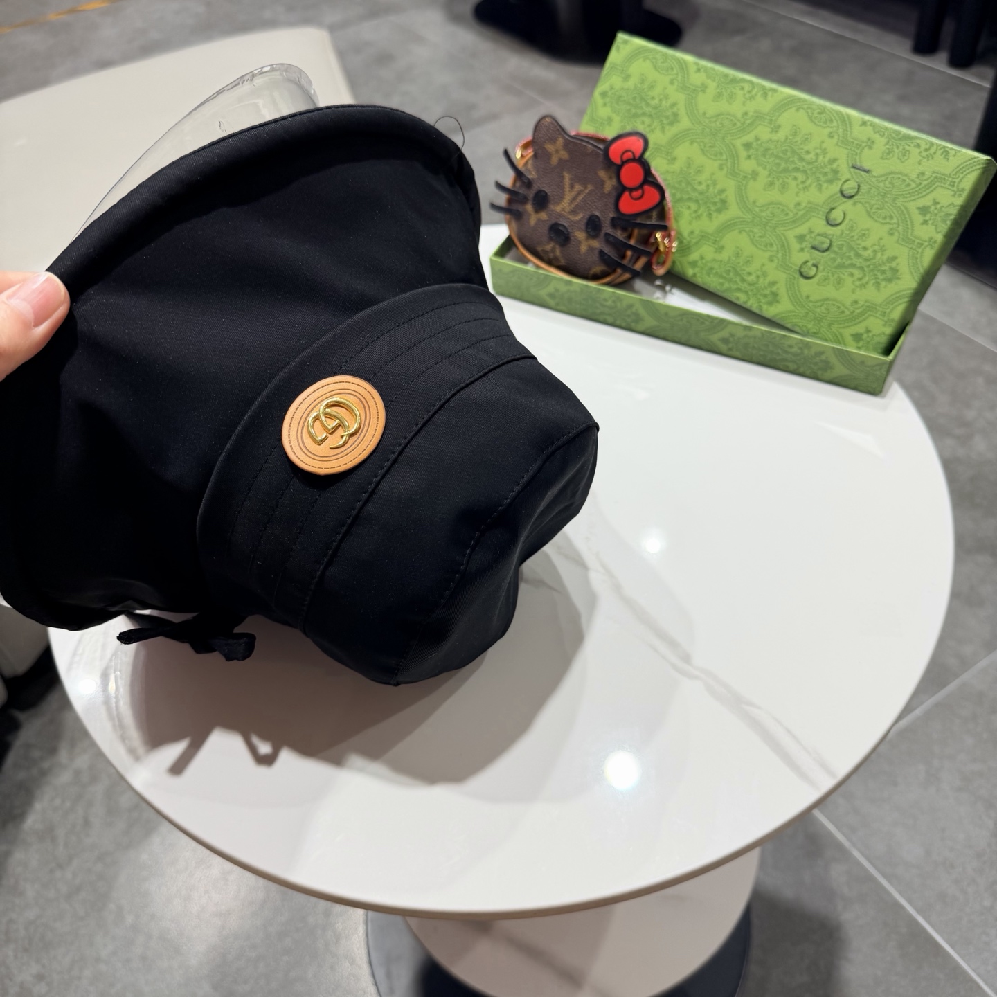 古奇♥️GUCCI🧢官网新品，渔夫帽，原单品质火爆来袭 。🎩 工艺非常精美 高档大气上档次！低调奢华，方