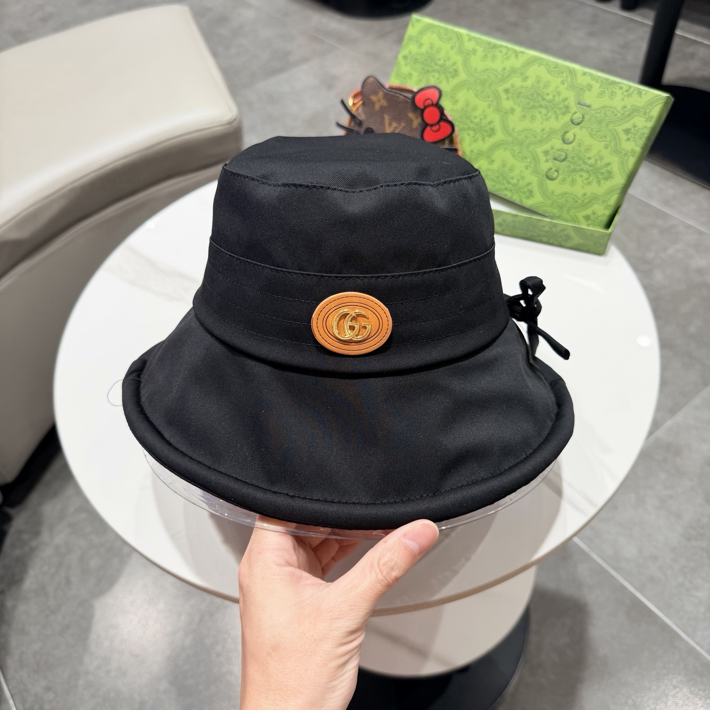古奇♥️GUCCI🧢官网新品，渔夫帽，原单品质火爆来袭 。🎩 工艺非常精美 高档大气上档次！低调奢华，方