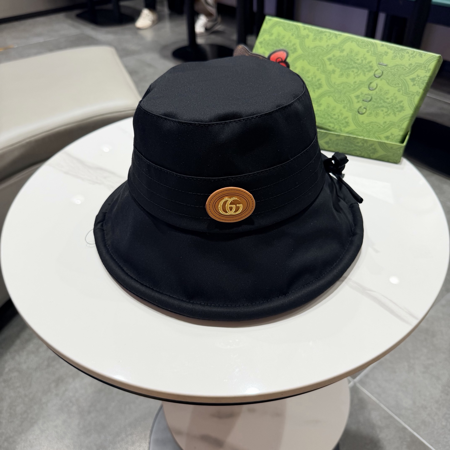 古奇♥️GUCCI🧢官网新品，渔夫帽，原单品质火爆来袭 。🎩 工艺非常精美 高档大气上档次！低调奢华，方