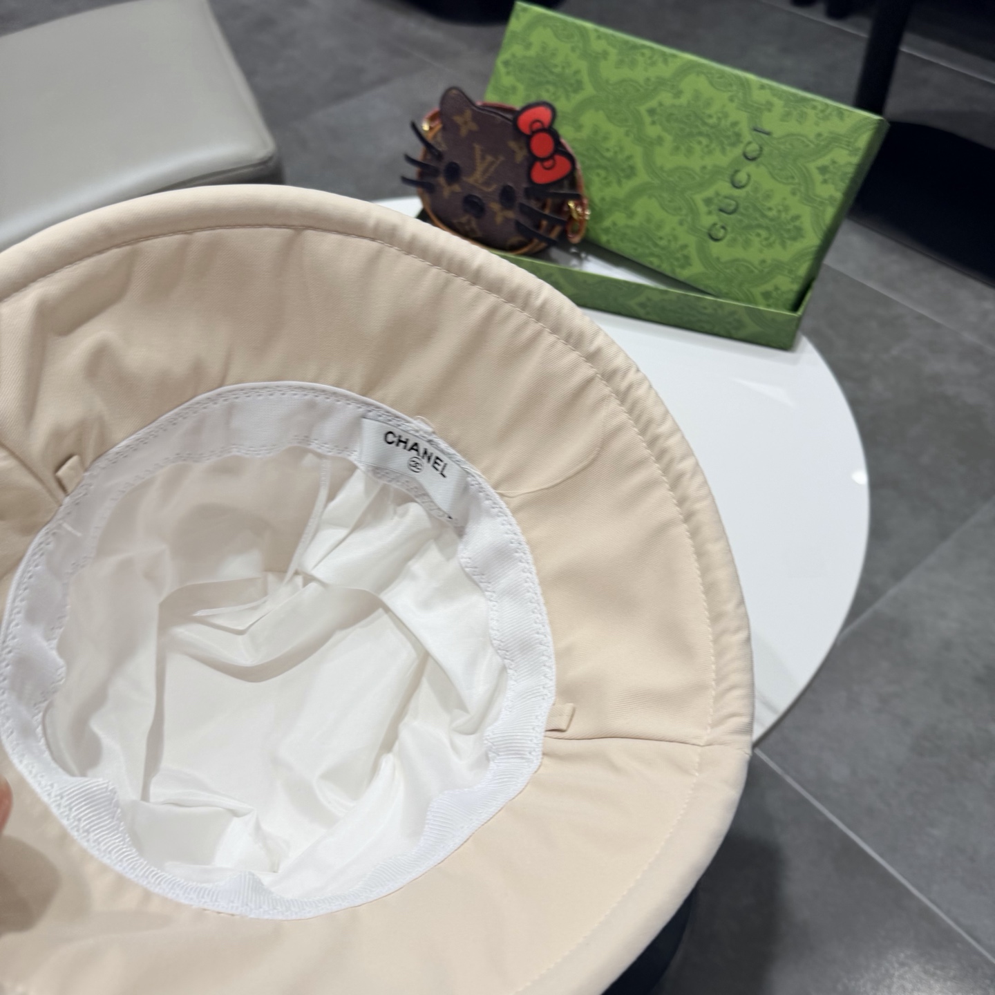 古奇♥️GUCCI🧢官网新品，渔夫帽，原单品质火爆来袭 。🎩 工艺非常精美 高档大气上档次！低调奢华，方