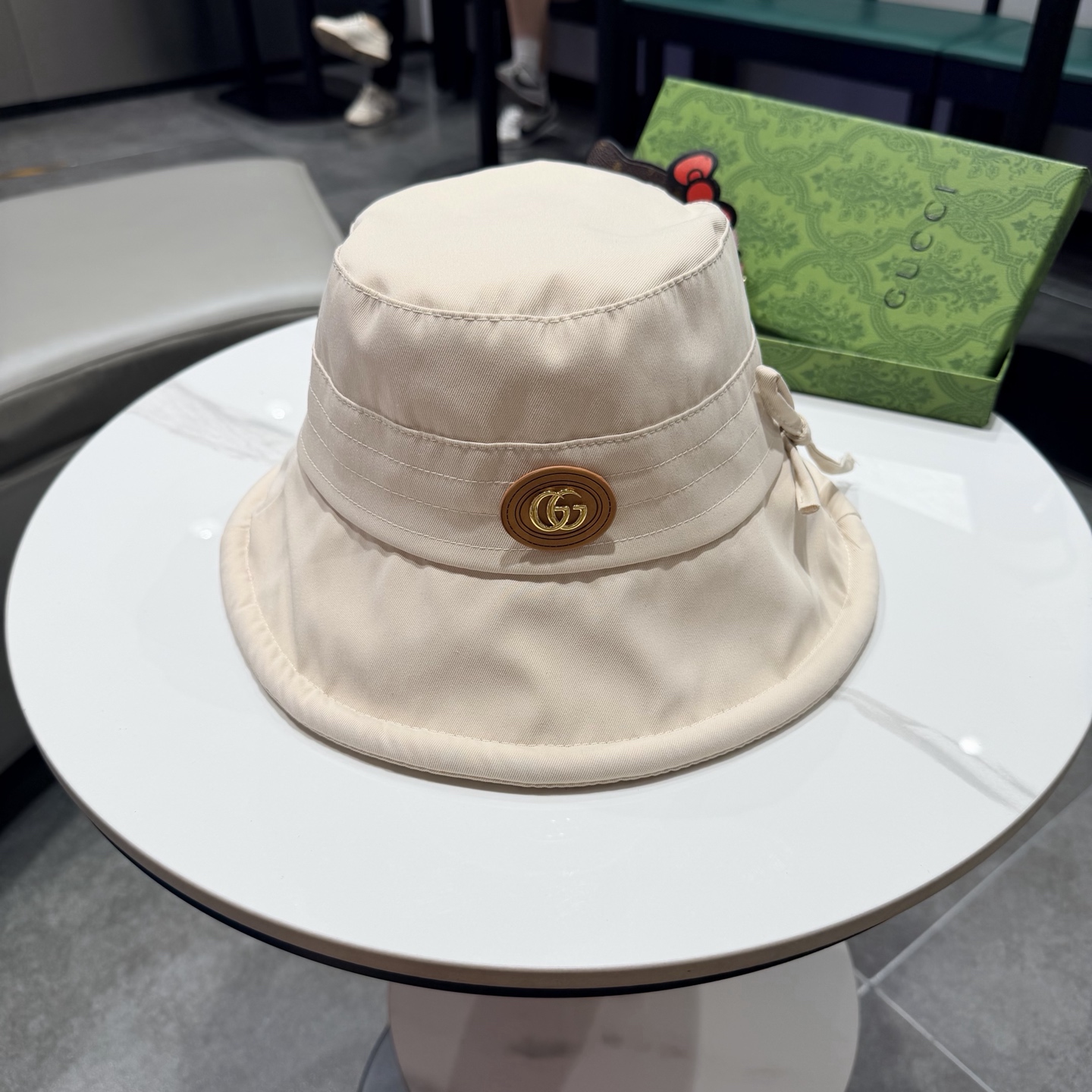 NO:764583,Gucci official website new product, fisherman hat, original quality is very popular, the craftsmanship is very exquisite, the atmosphere is high-end and classy!  Low-key luxury, easy to carry!  Running volume!  Hats, straw hats, bucket hats, baseball caps, hats, gucci, espadrilles, hats19860909古奇GUCCI官网新品,渔夫帽,原单品质火爆来袭 工艺非常精美 高档大气上档次！低调奢华,方便携带！跑量！帽子草帽渔夫帽棒球帽,帽子,gucci,espadrilles,hats,hat